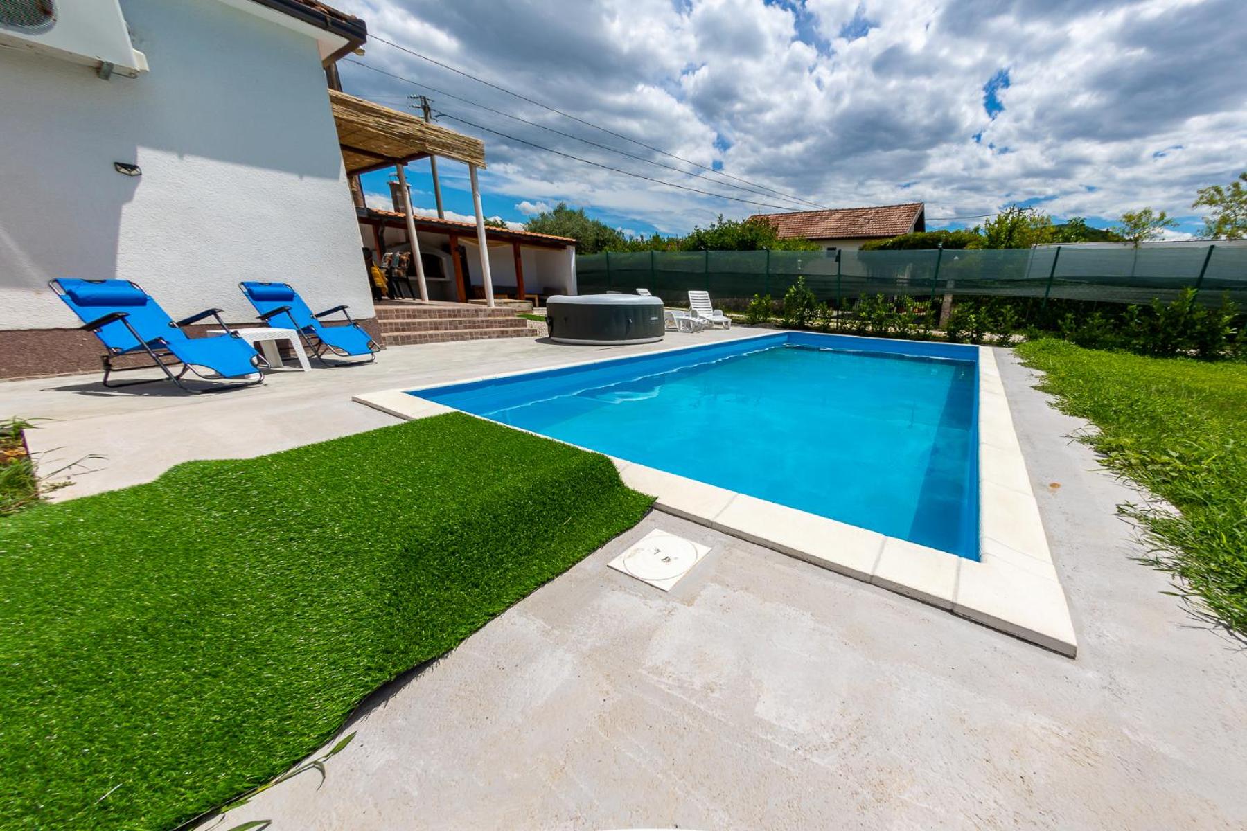 Villa Orange House