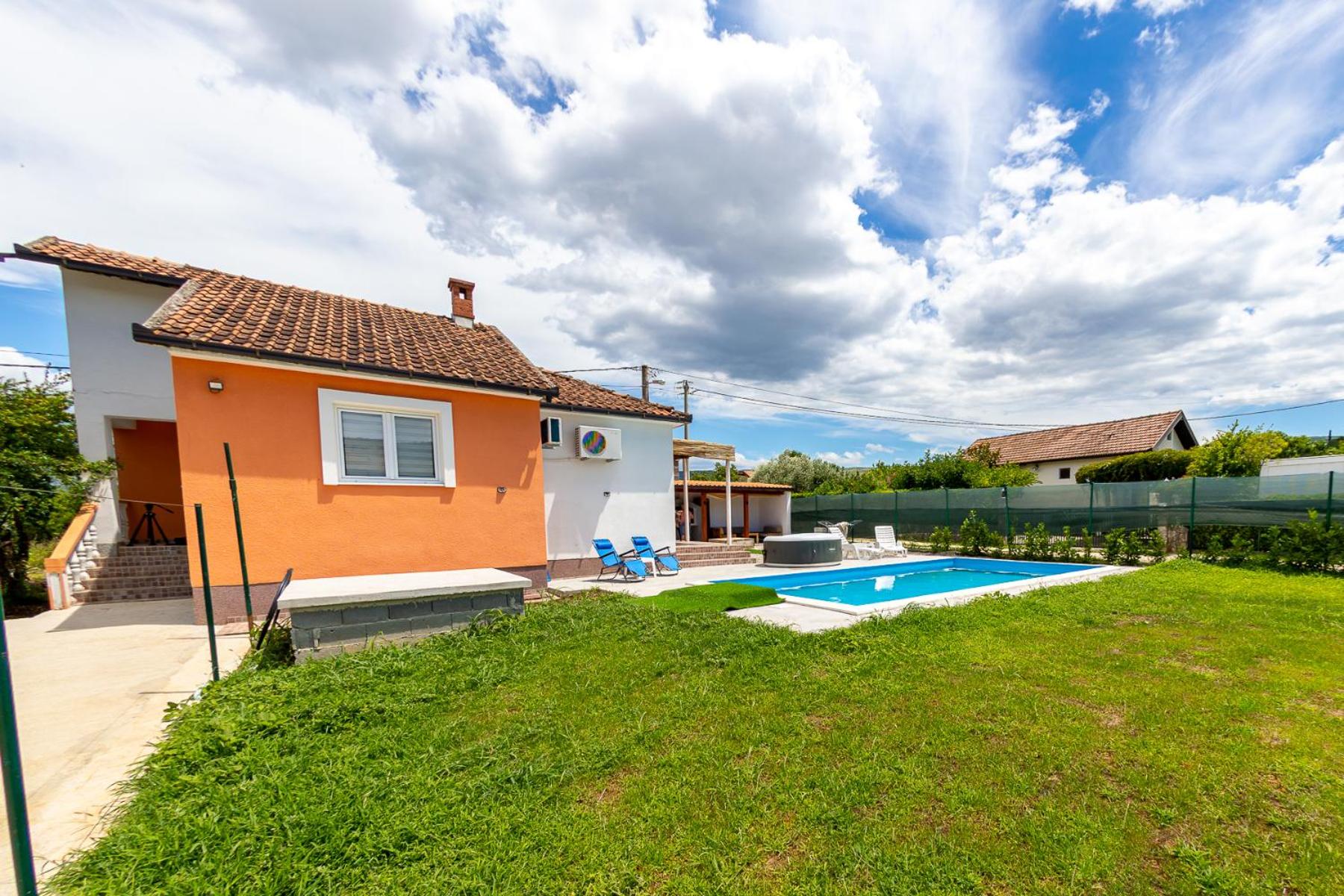 Villa Orange House