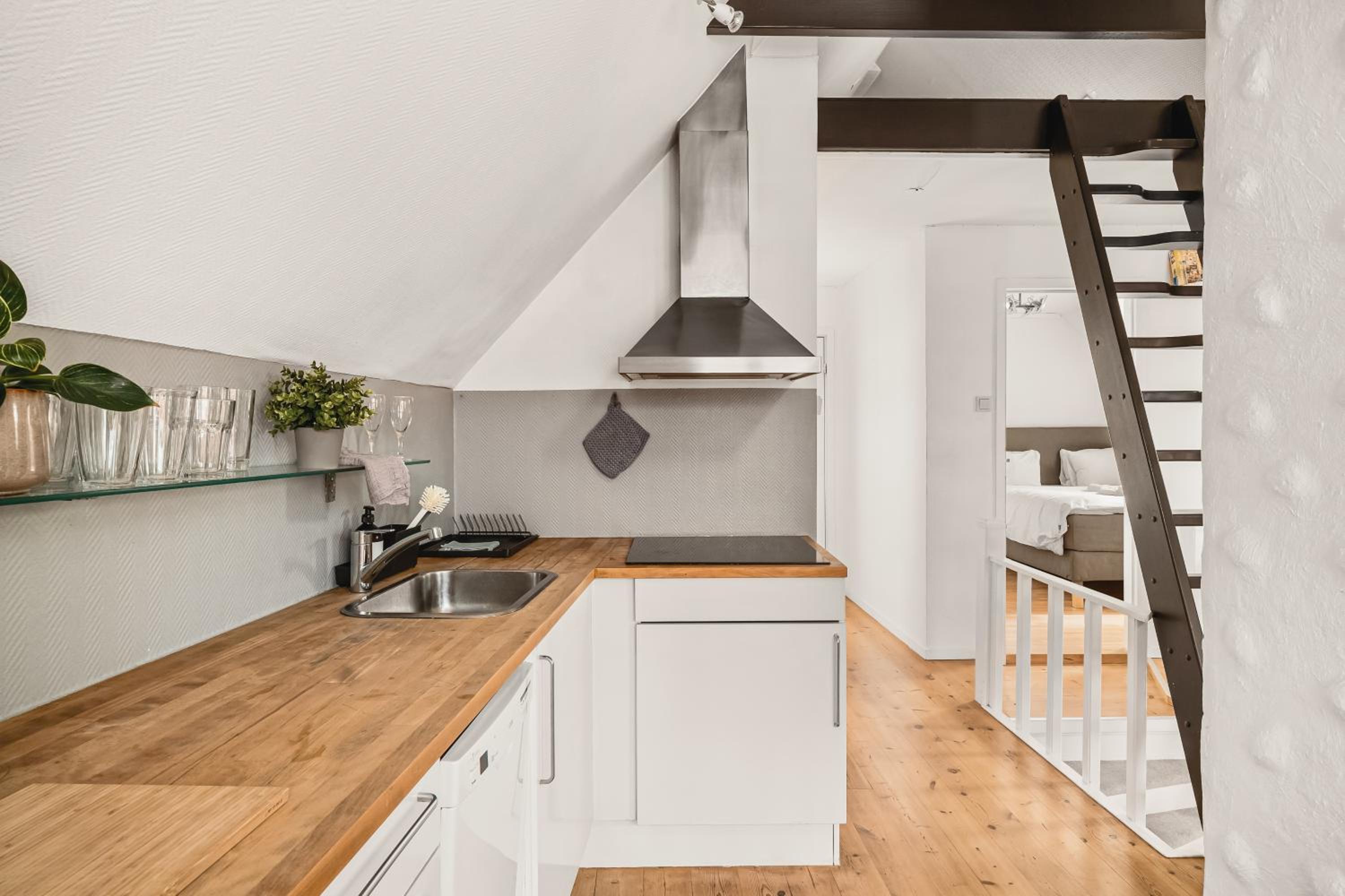 Dinbnb Apartments I Top-Floor For The Explorer! I 400m To Bryggen view 3