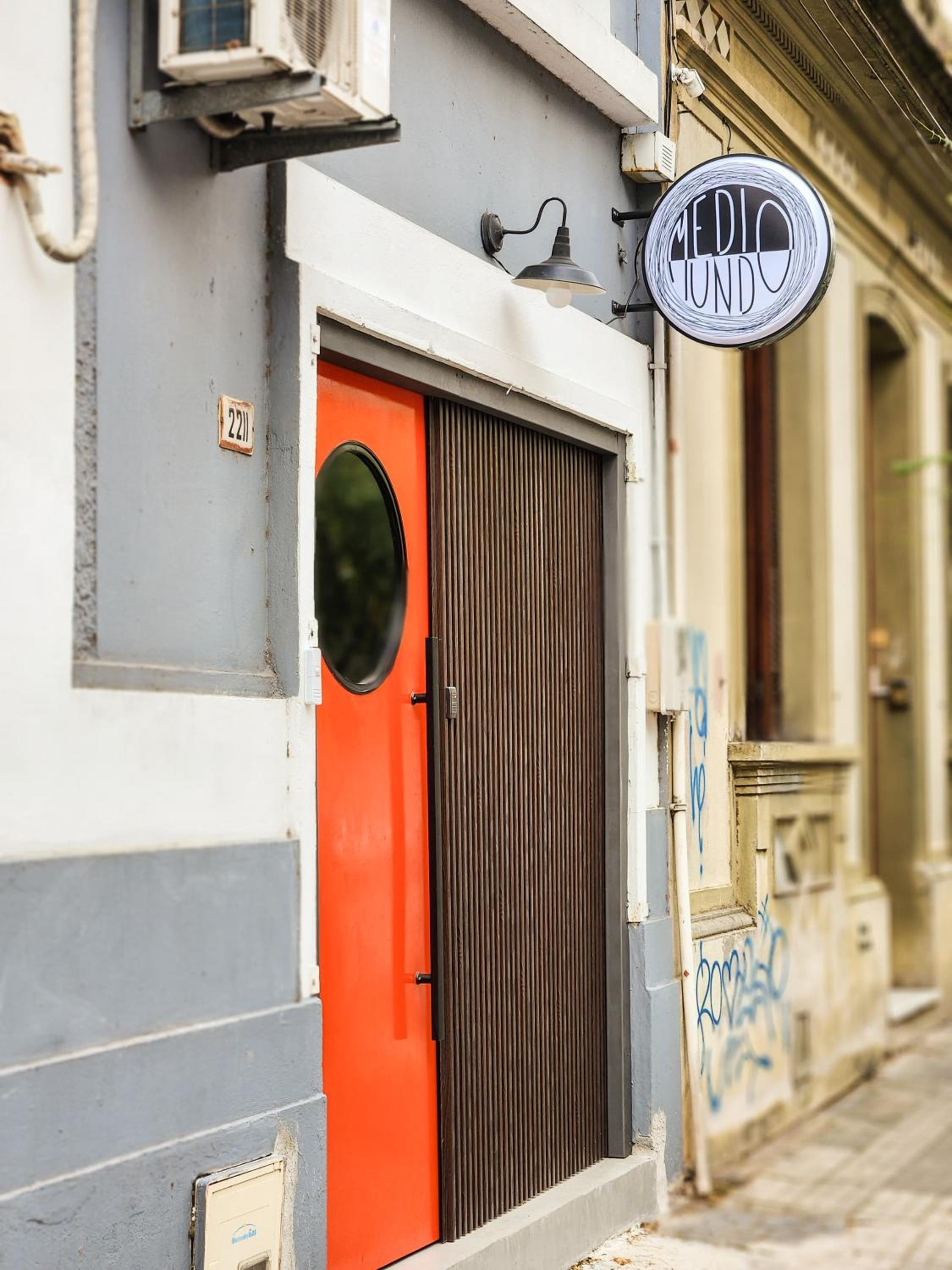 MedioMundo Hostel