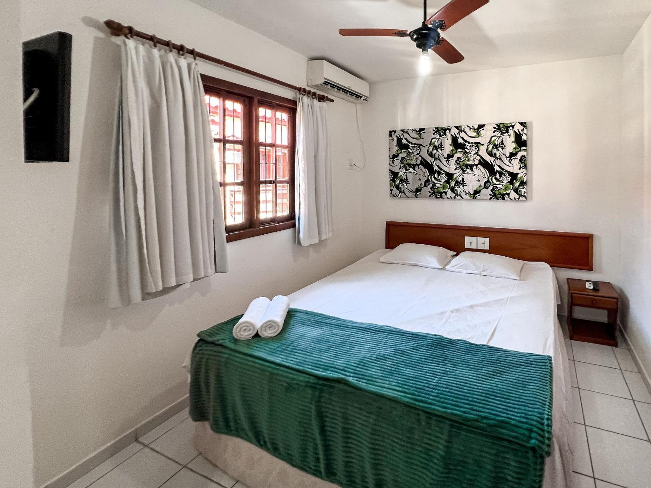 Casas com 2 ou 3 suítes (todas com ar split), com internet privativa 300MBPSno Residencial Nazareth, localizado a aproximadamente 80m da praia de Taperapuã
