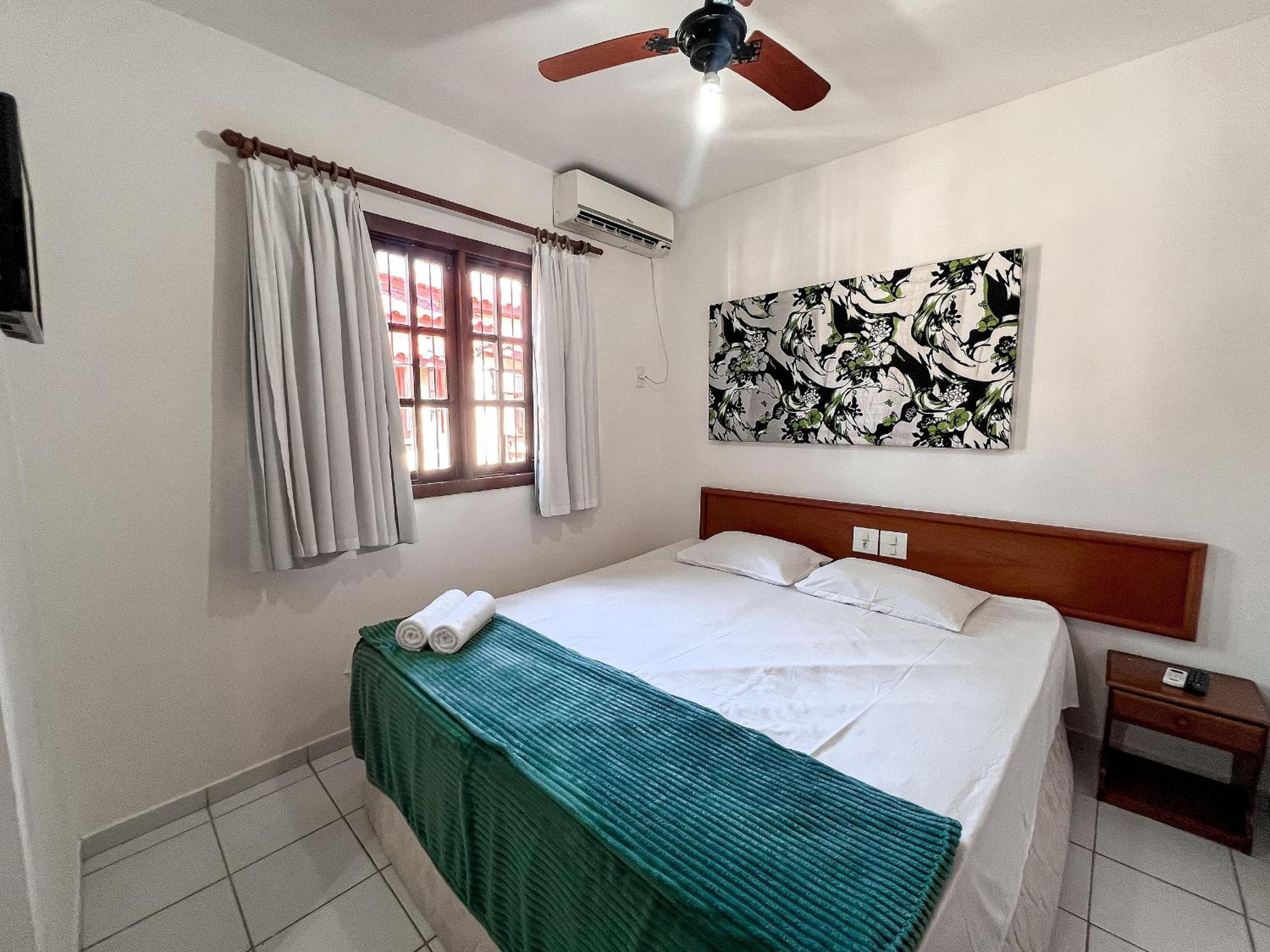 Casas com 2 ou 3 suítes (todas com ar split), com internet privativa 300MBPSno Residencial Nazareth, localizado a aproximadamente 80m da praia de Taperapuã