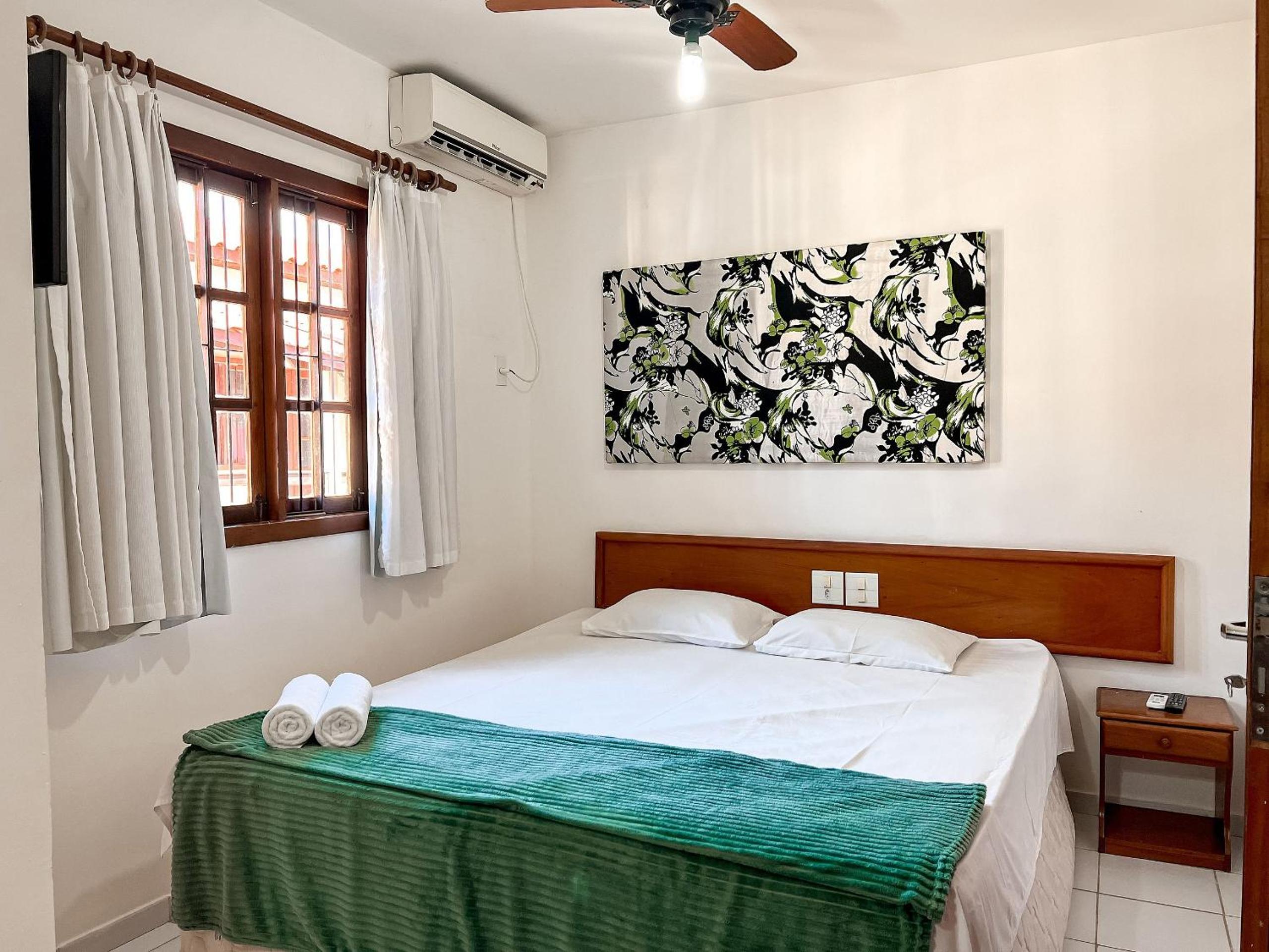Casas com 2 ou 3 suítes (todas com ar split), com internet privativa 300MBPSno Residencial Nazareth, localizado a aproximadamente 80m da praia de Taperapuã
