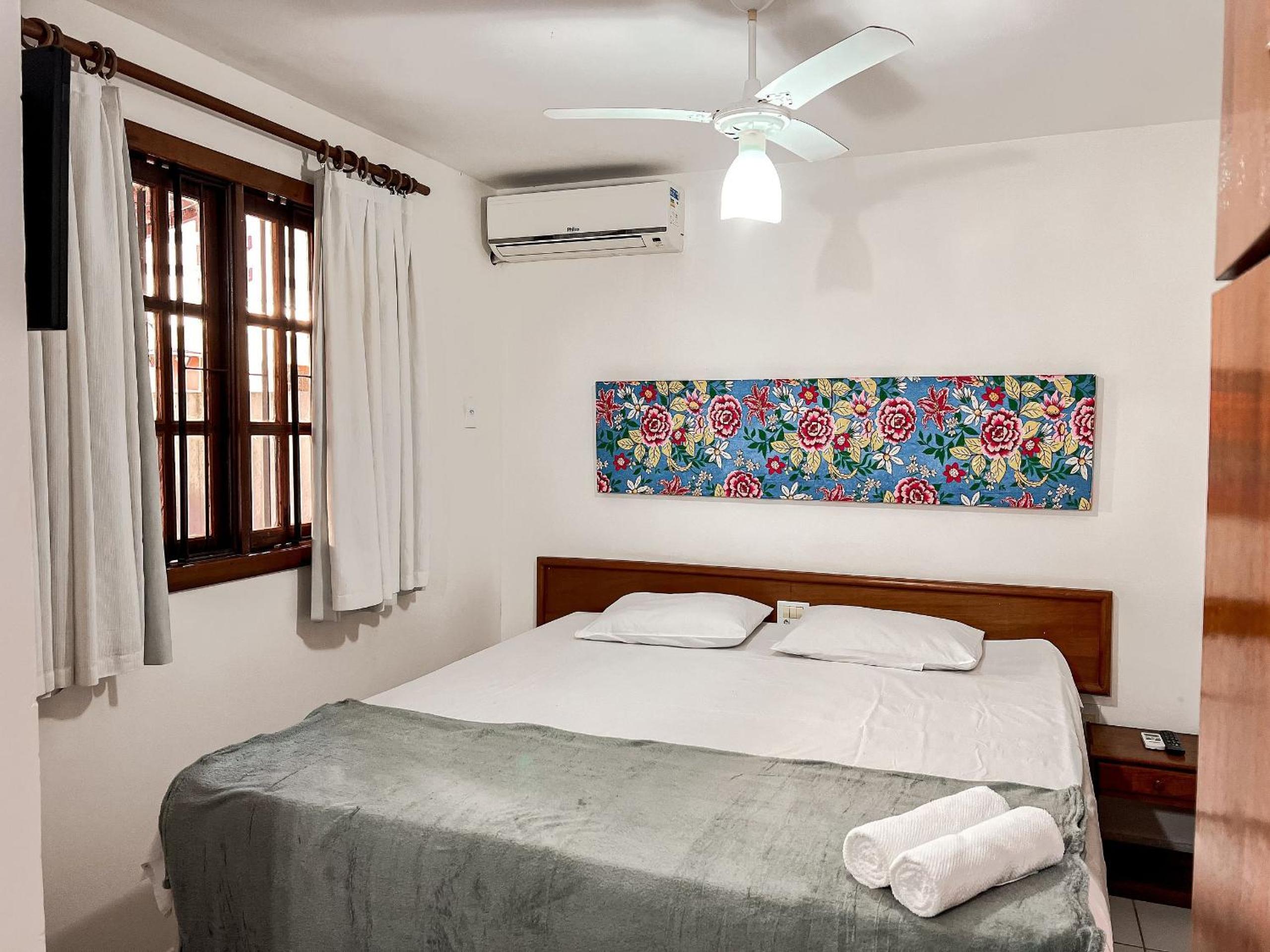Casas com 2 ou 3 suítes (todas com ar split), com internet privativa 300MBPSno Residencial Nazareth, localizado a aproximadamente 80m da praia de Taperapuã