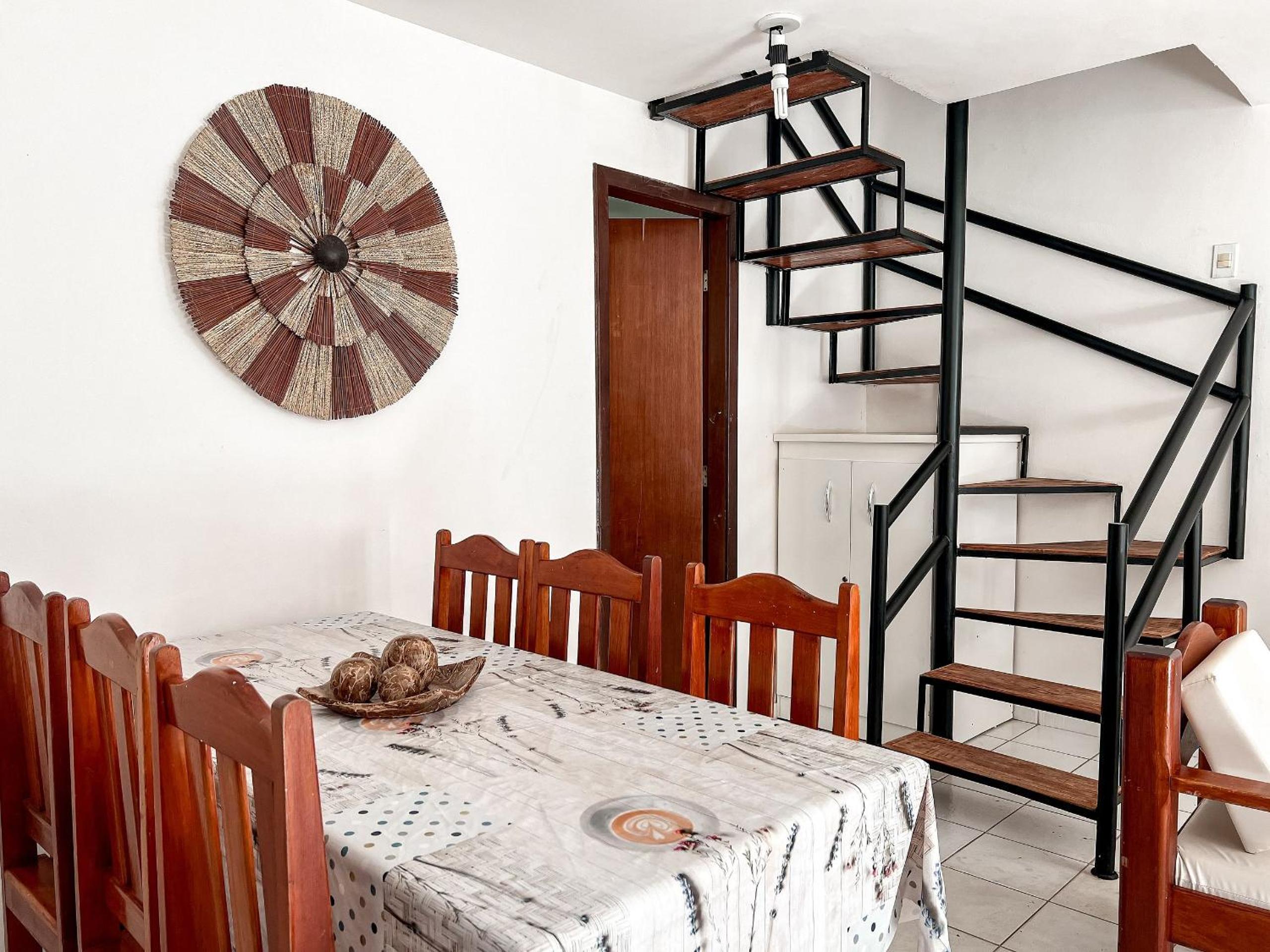Casas com 2 ou 3 suítes (todas com ar split), com internet privativa 300MBPSno Residencial Nazareth, localizado a aproximadamente 80m da praia de Taperapuã