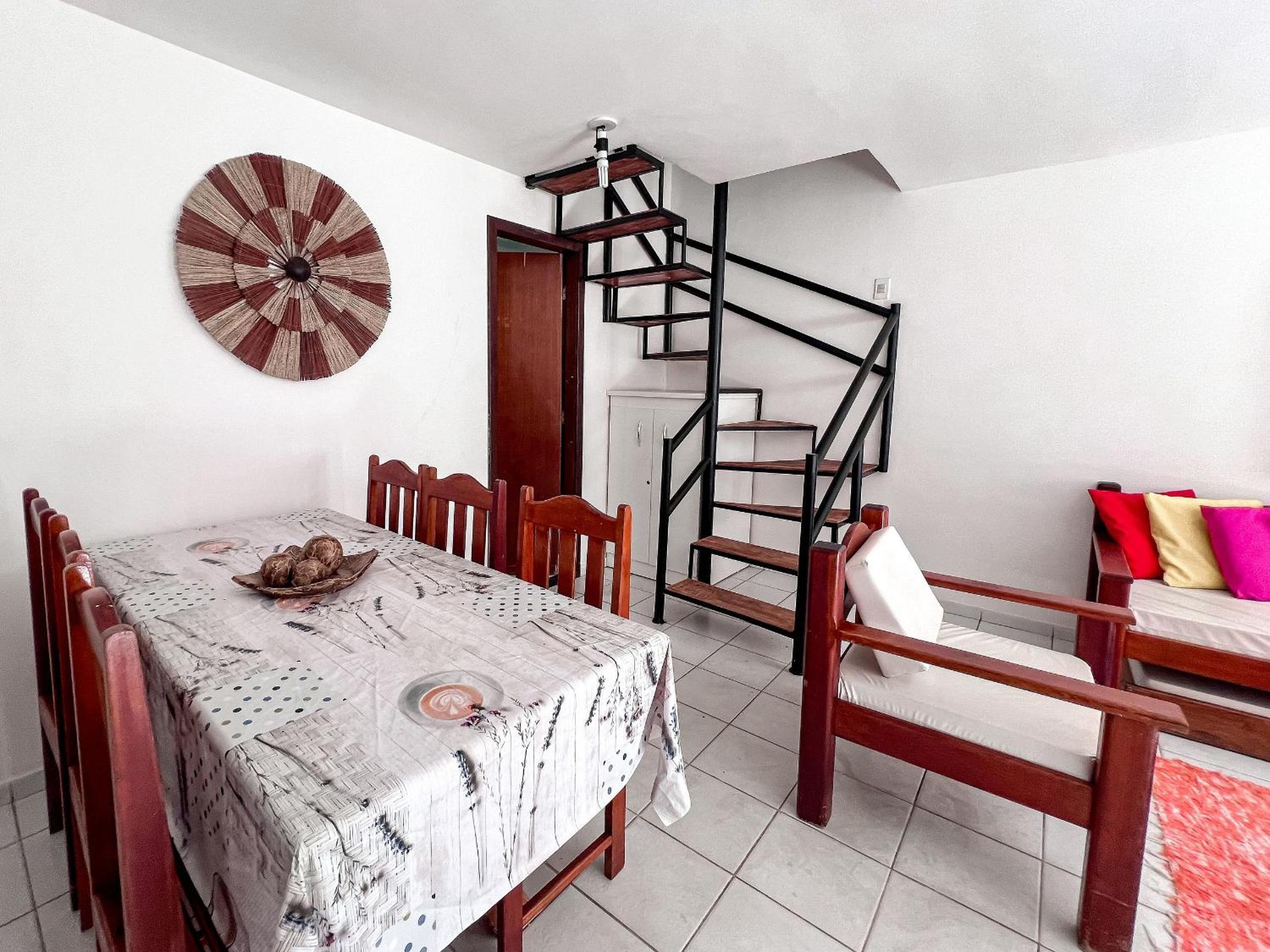 Casas com 2 ou 3 suítes (todas com ar split), com internet privativa 300MBPSno Residencial Nazareth, localizado a aproximadamente 80m da praia de Taperapuã