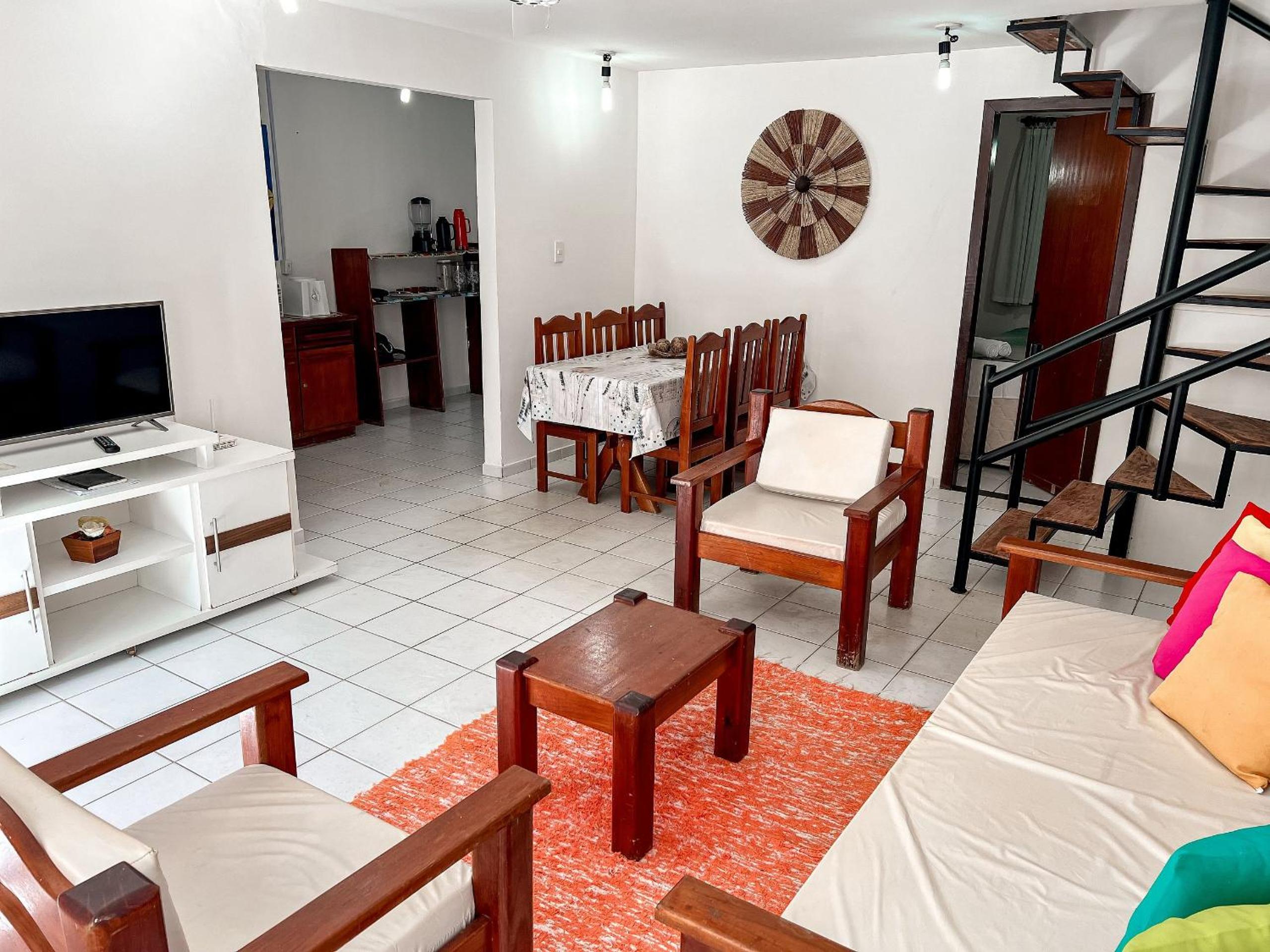 Casas com 2 ou 3 suítes (todas com ar split), com internet privativa 300MBPSno Residencial Nazareth, localizado a aproximadamente 80m da praia de Taperapuã