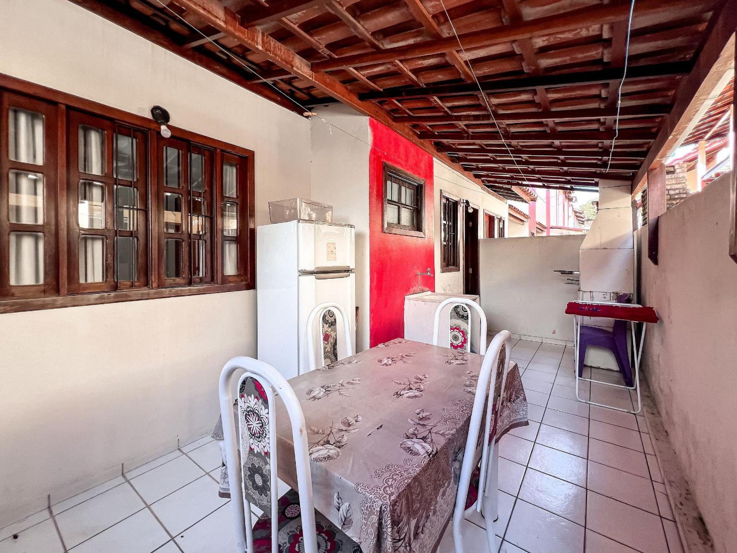 Casas com 2 ou 3 suítes (todas com ar split), com internet privativa 300MBPSno Residencial Nazareth, localizado a aproximadamente 80m da praia de Taperapuã