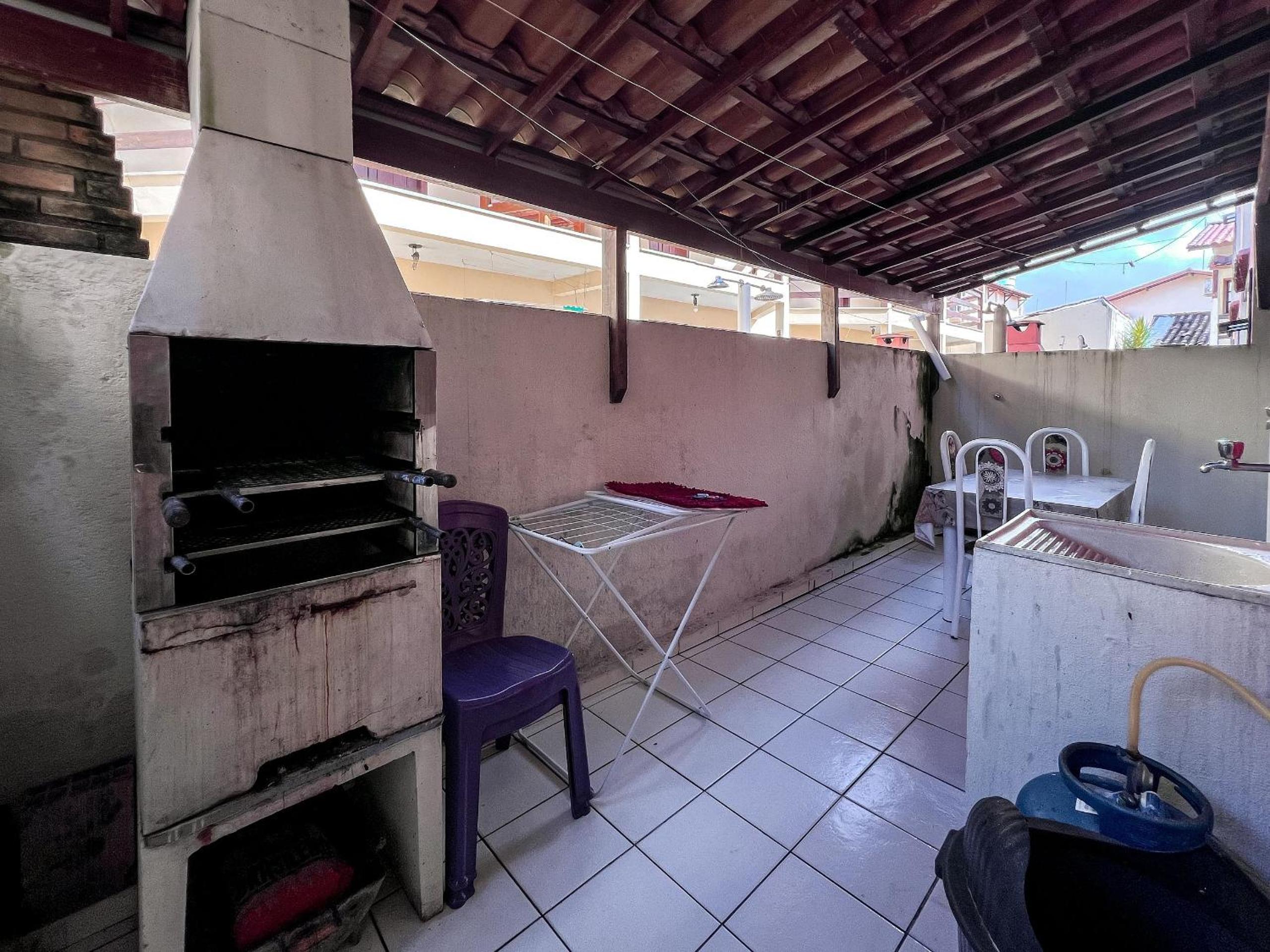 Casas com 2 ou 3 suítes (todas com ar split), com internet privativa 300MBPSno Residencial Nazareth, localizado a aproximadamente 80m da praia de Taperapuã
