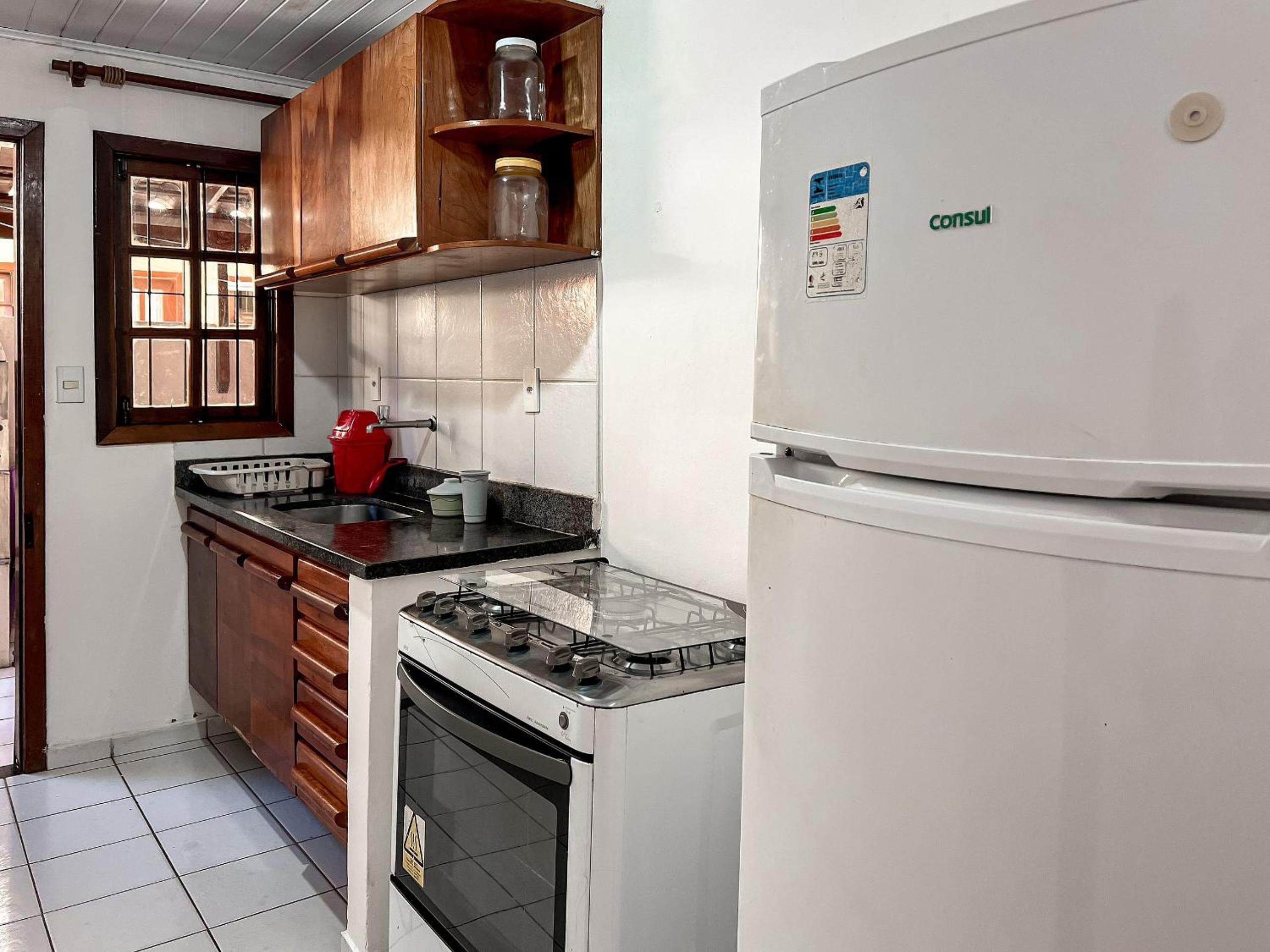 Casas com 2 ou 3 suítes (todas com ar split), com internet privativa 300MBPSno Residencial Nazareth, localizado a aproximadamente 80m da praia de Taperapuã