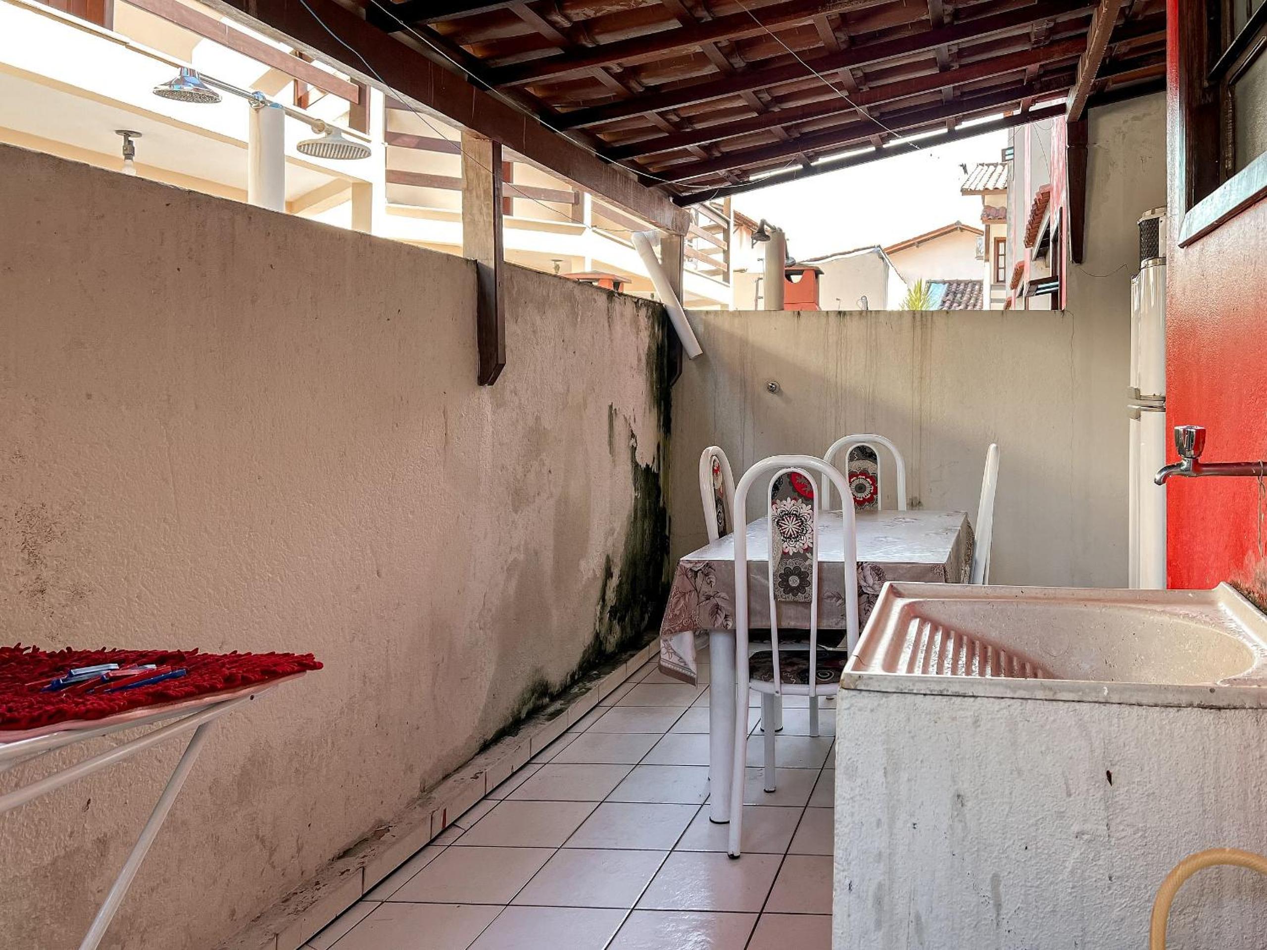 Casas com 2 ou 3 suítes (todas com ar split), com internet privativa 300MBPSno Residencial Nazareth, localizado a aproximadamente 80m da praia de Taperapuã