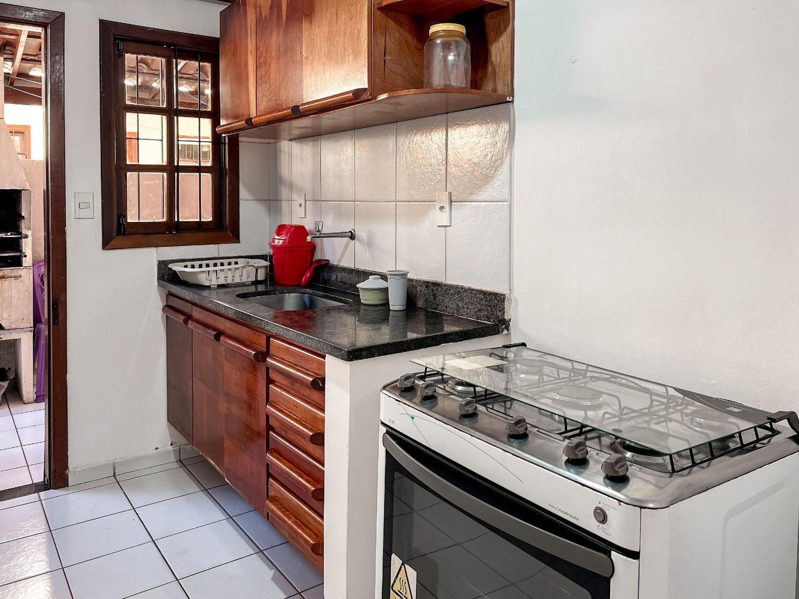 Casas com 2 ou 3 suítes (todas com ar split), com internet privativa 300MBPSno Residencial Nazareth, localizado a aproximadamente 80m da praia de Taperapuã