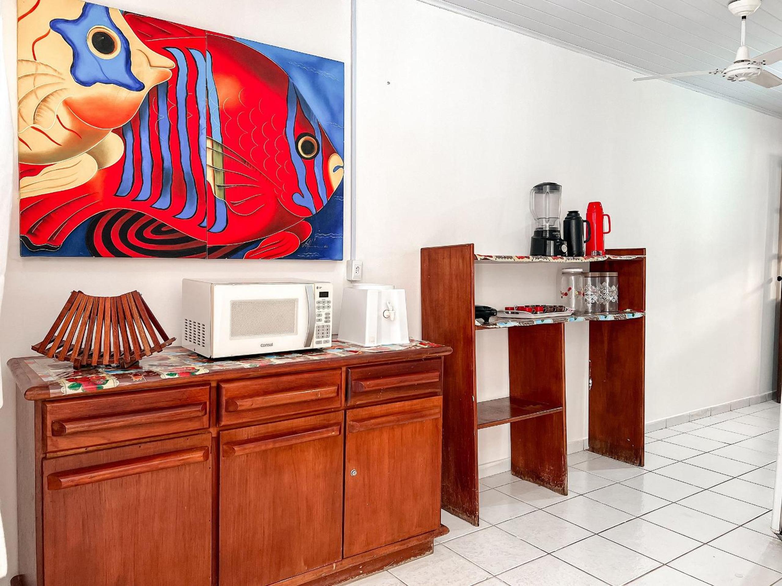 Casas com 2 ou 3 suítes (todas com ar split), com internet privativa 300MBPSno Residencial Nazareth, localizado a aproximadamente 80m da praia de Taperapuã