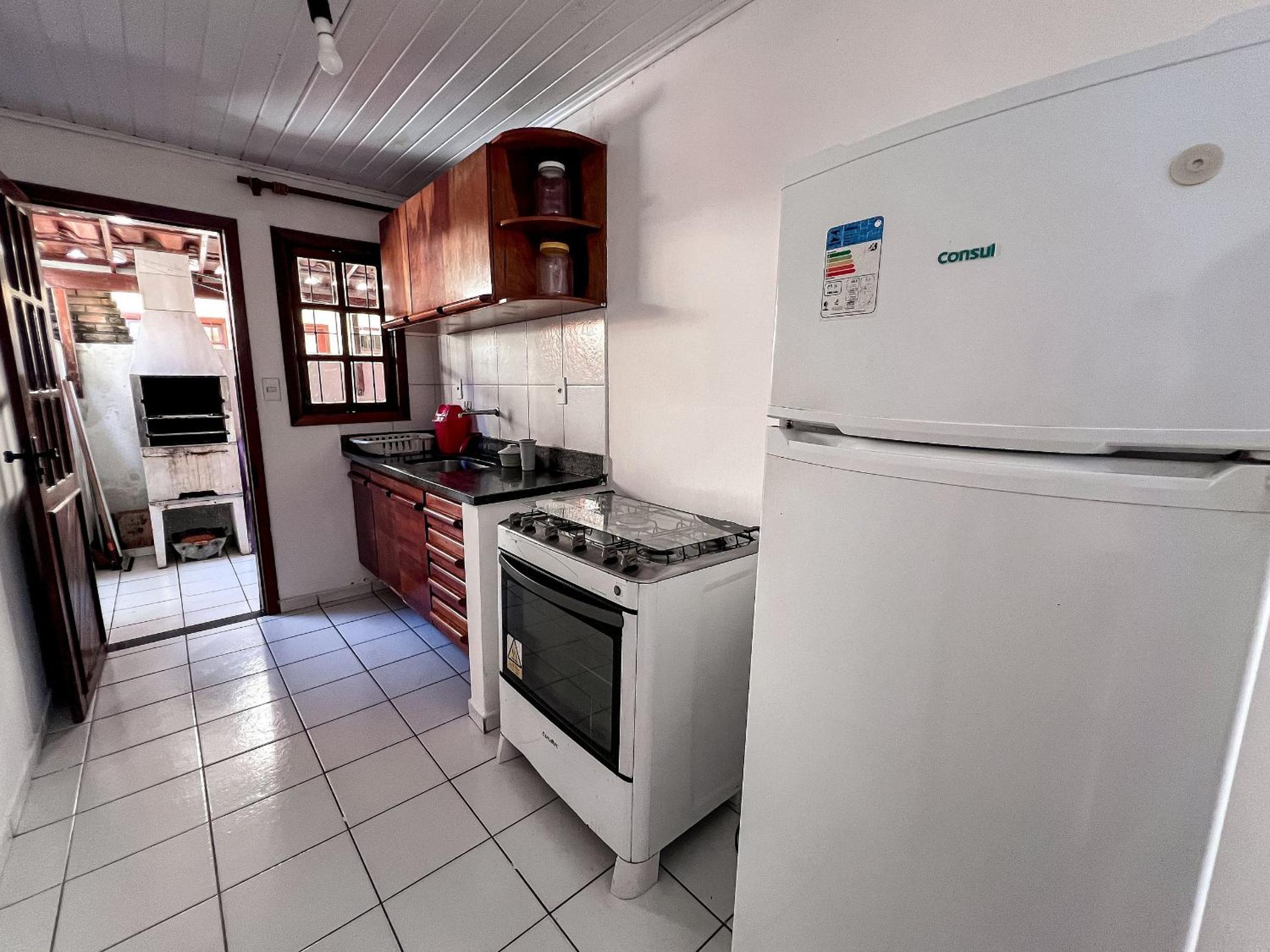 Casas com 2 ou 3 suítes (todas com ar split), com internet privativa 300MBPSno Residencial Nazareth, localizado a aproximadamente 80m da praia de Taperapuã