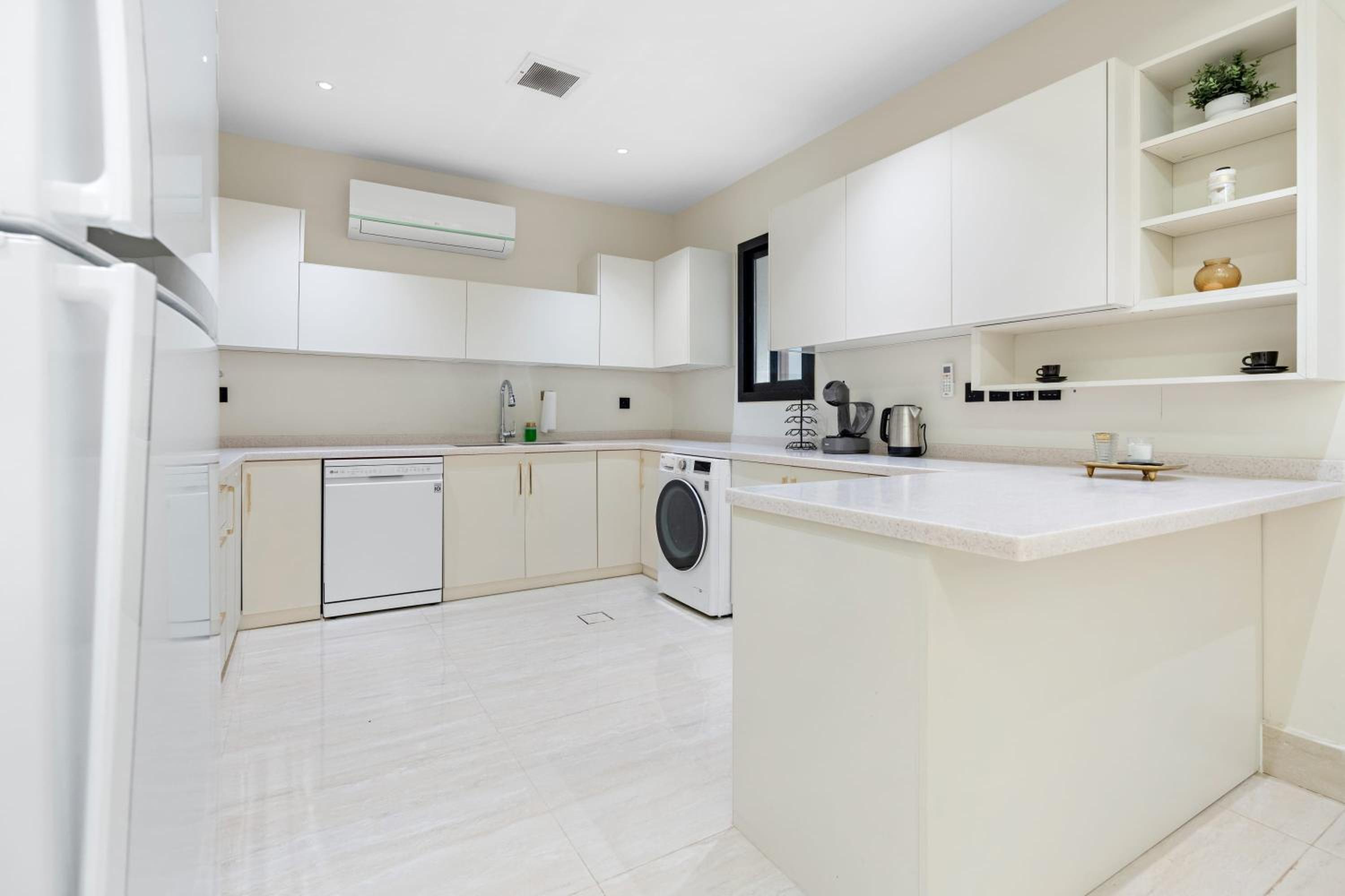Silkhaus New & Ultra Luxury 2BDR in Al Malqa