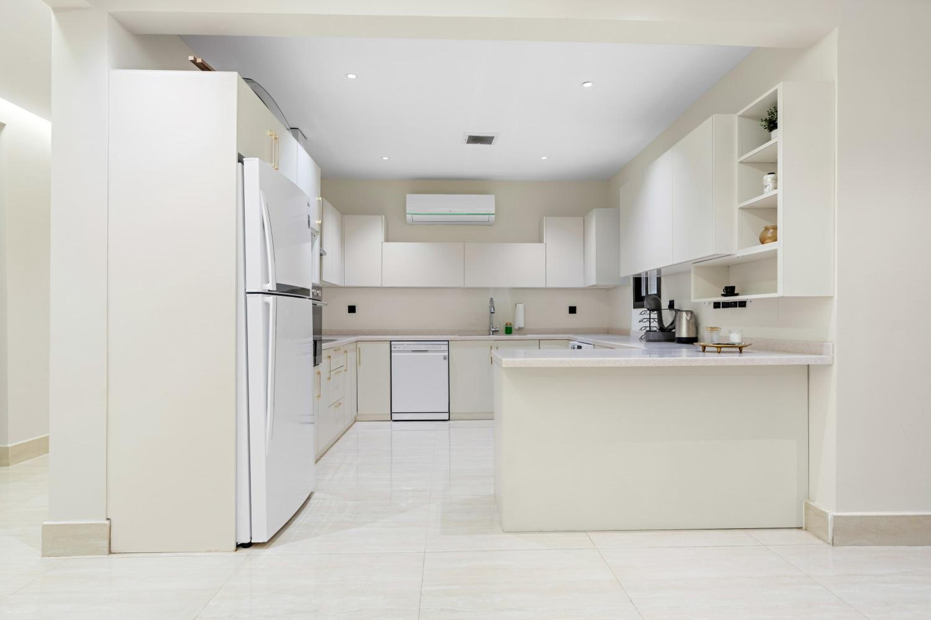 Silkhaus New & Ultra Luxury 2BDR in Al Malqa
