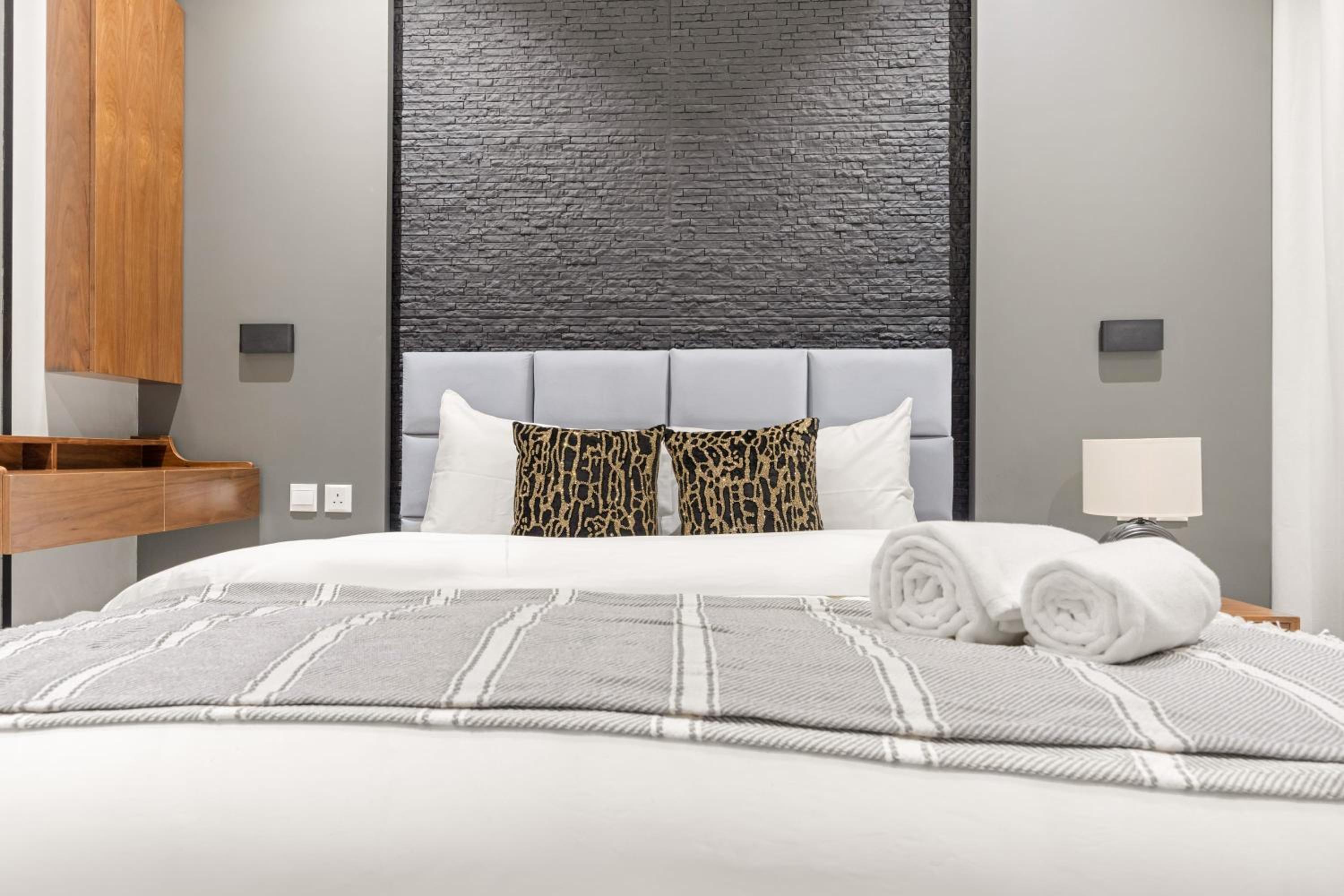 Silkhaus New & Luxurious 2BDR in Al Malqa