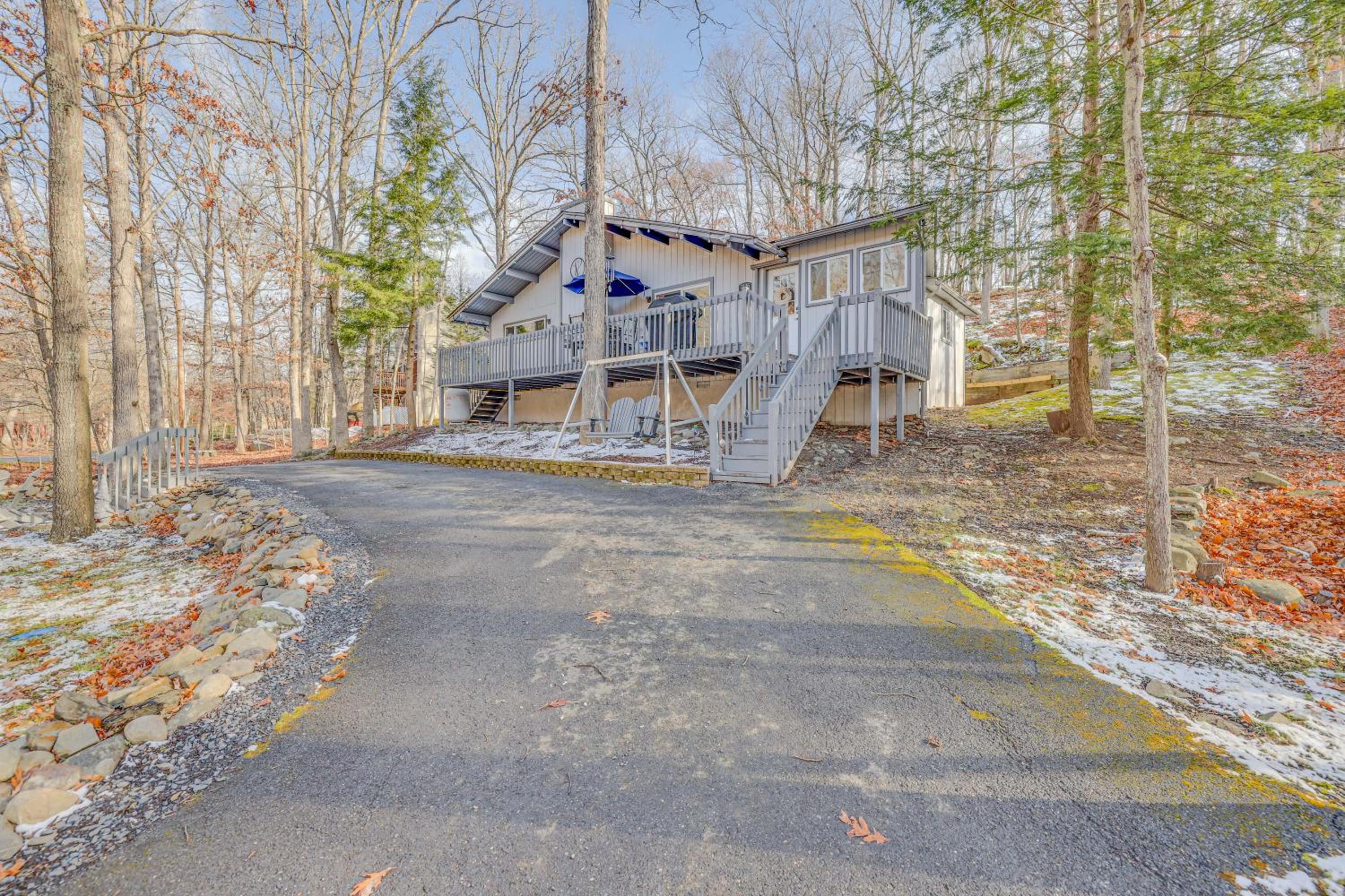 Van Gogh themed home-All Community Amenities Included! - Property Image 8