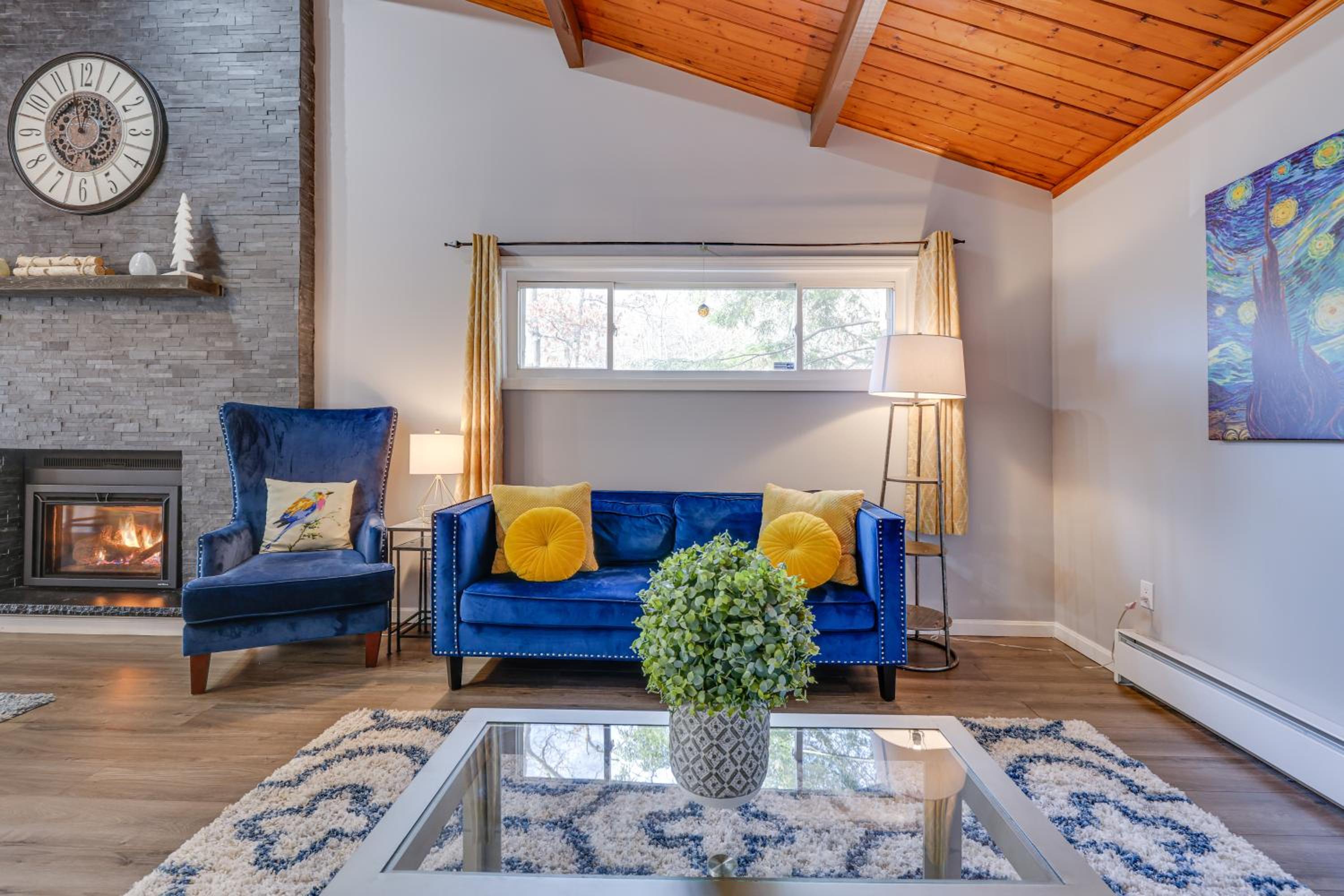 Van Gogh themed home-All Community Amenities Included! - Property Image 3