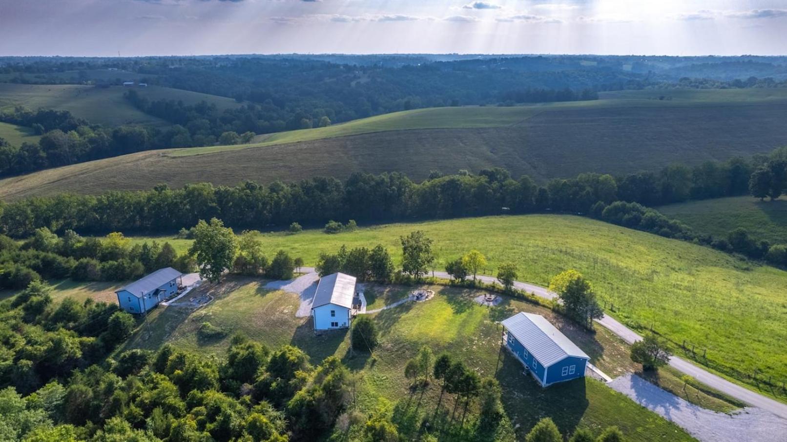 100 Acre Relaxing Retreat Near ARK- The Cabin view 2