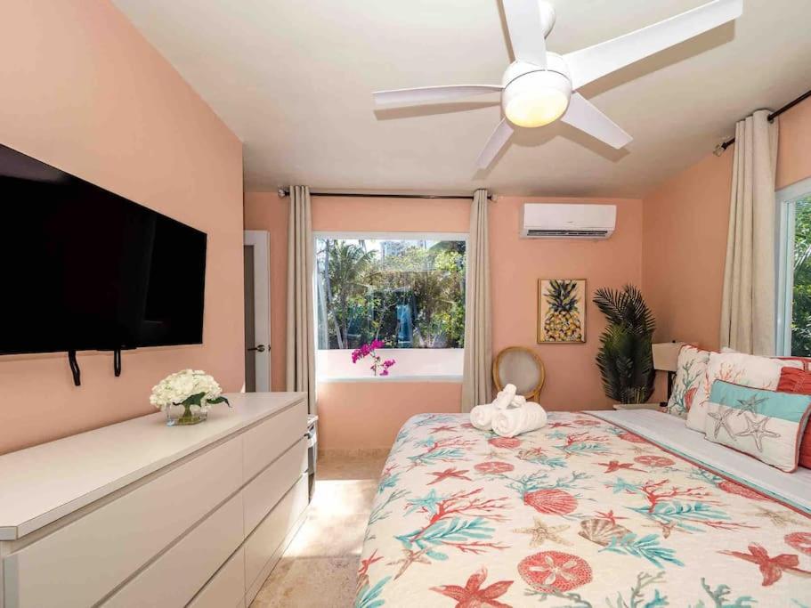 Ocean Boulevard - Beachfront 7 Bedroom Villa Best Beach in PR!