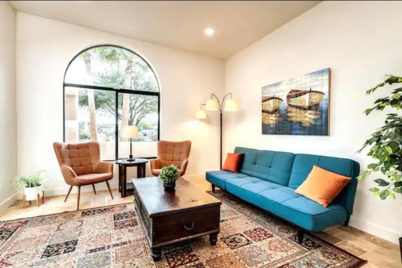 Tucson Posh Oasis with amazing views and relaxing outdoor spa view 4