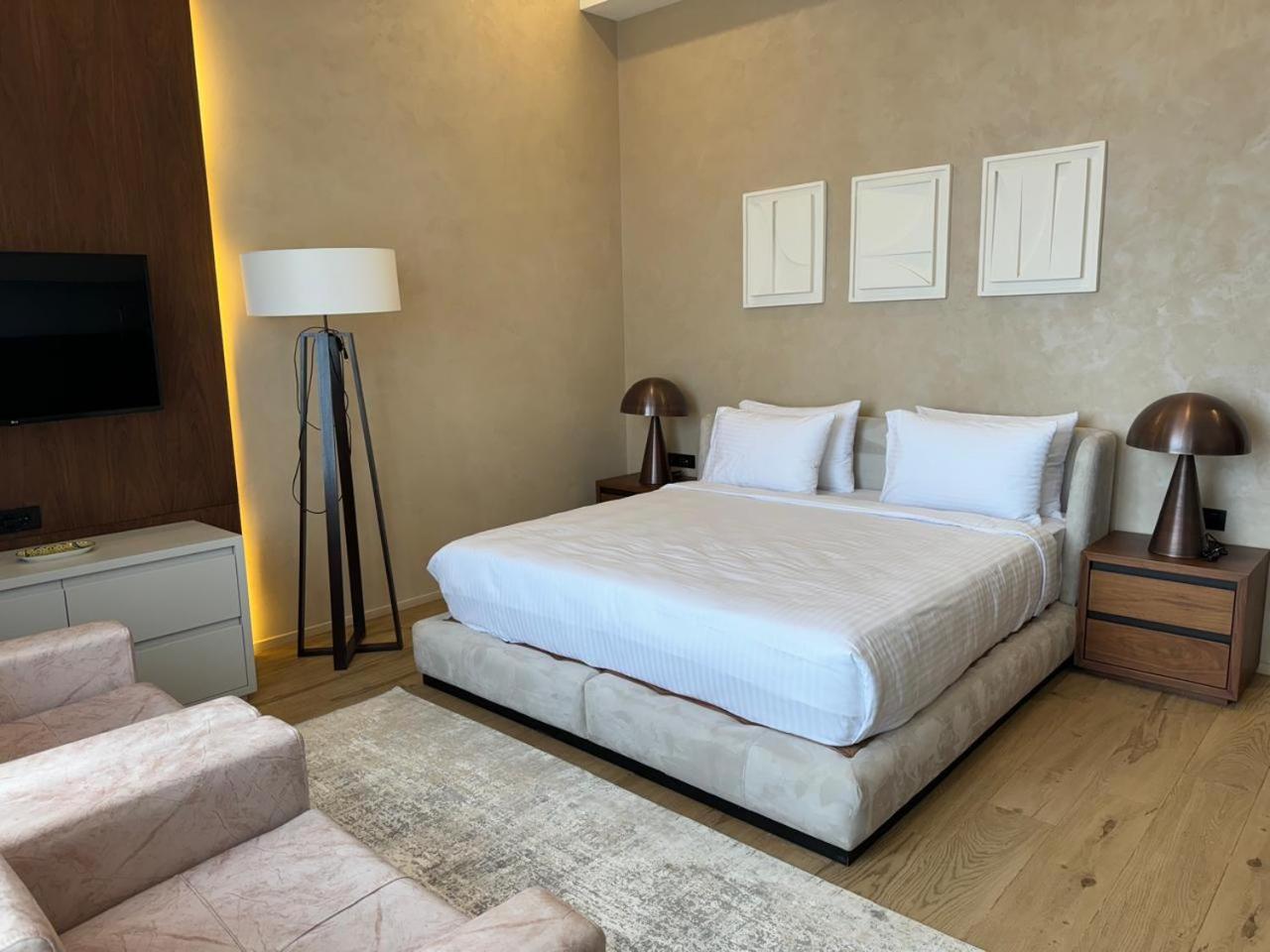 Sea Breeze White Residence Apartment Hotel
