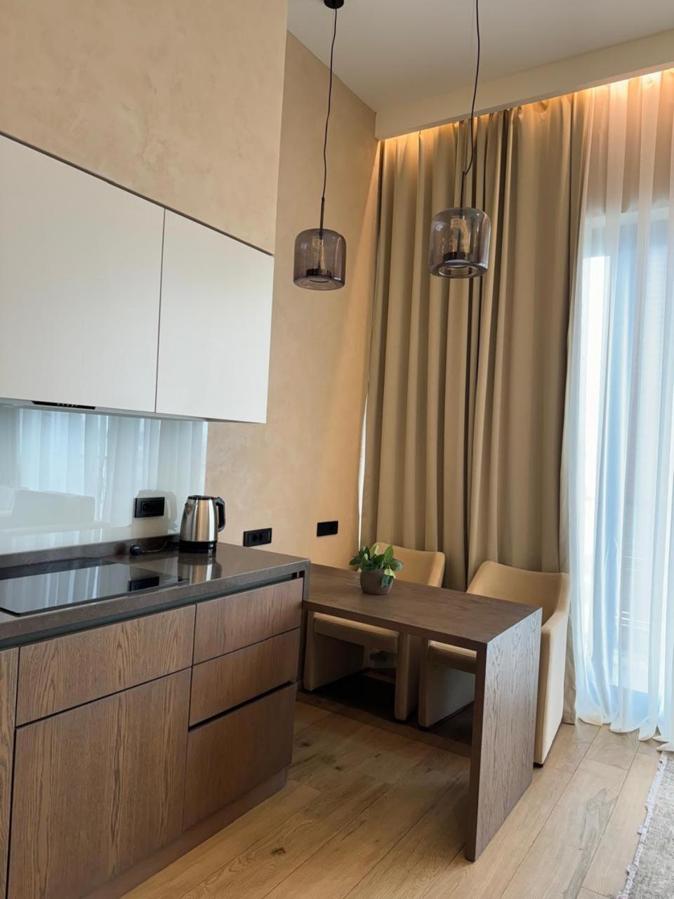 Sea Breeze White Residence Apartment Hotel