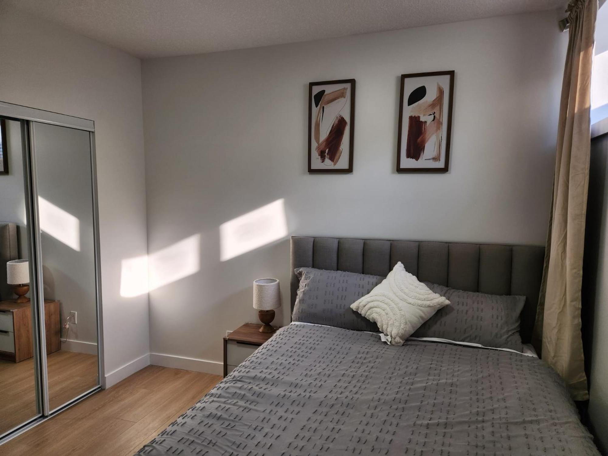 Brand New Deluxe 2 Bedroom Suite with AC & Den