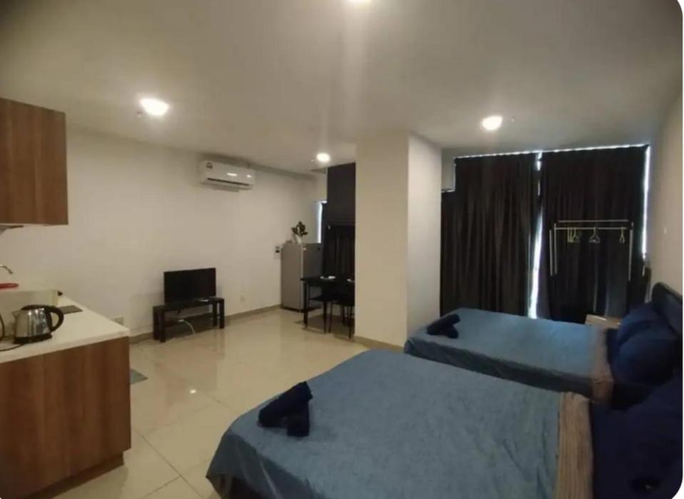 Entire Unit Pacific Tower Wifi-Parking-Pool by ComfyAsia photo 1
