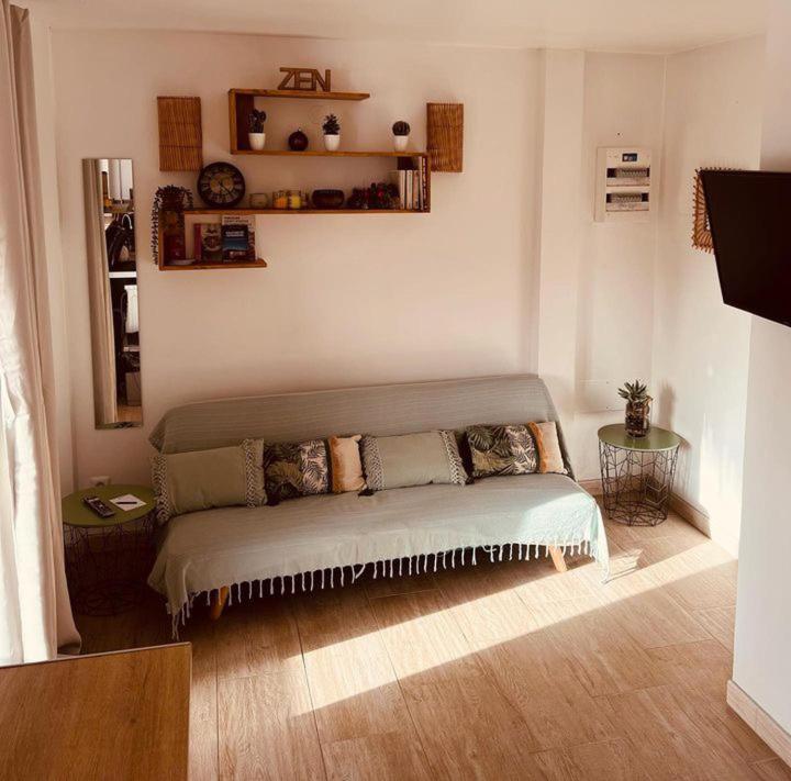 Aloès, T2 résidence Le Loys à Ste Anne view 2