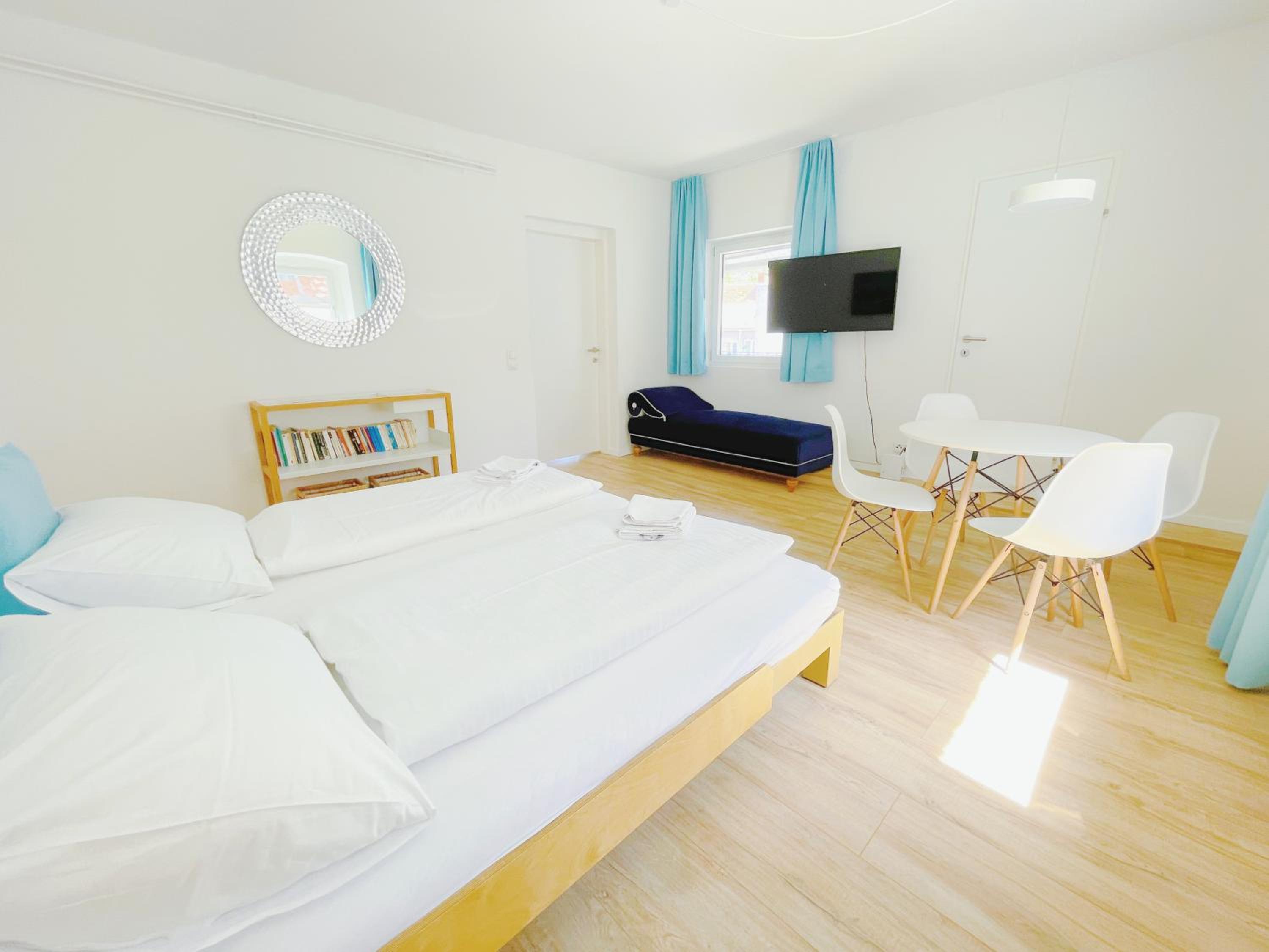 Whats-App Self-Check-IN - vibrant City Life in Graz