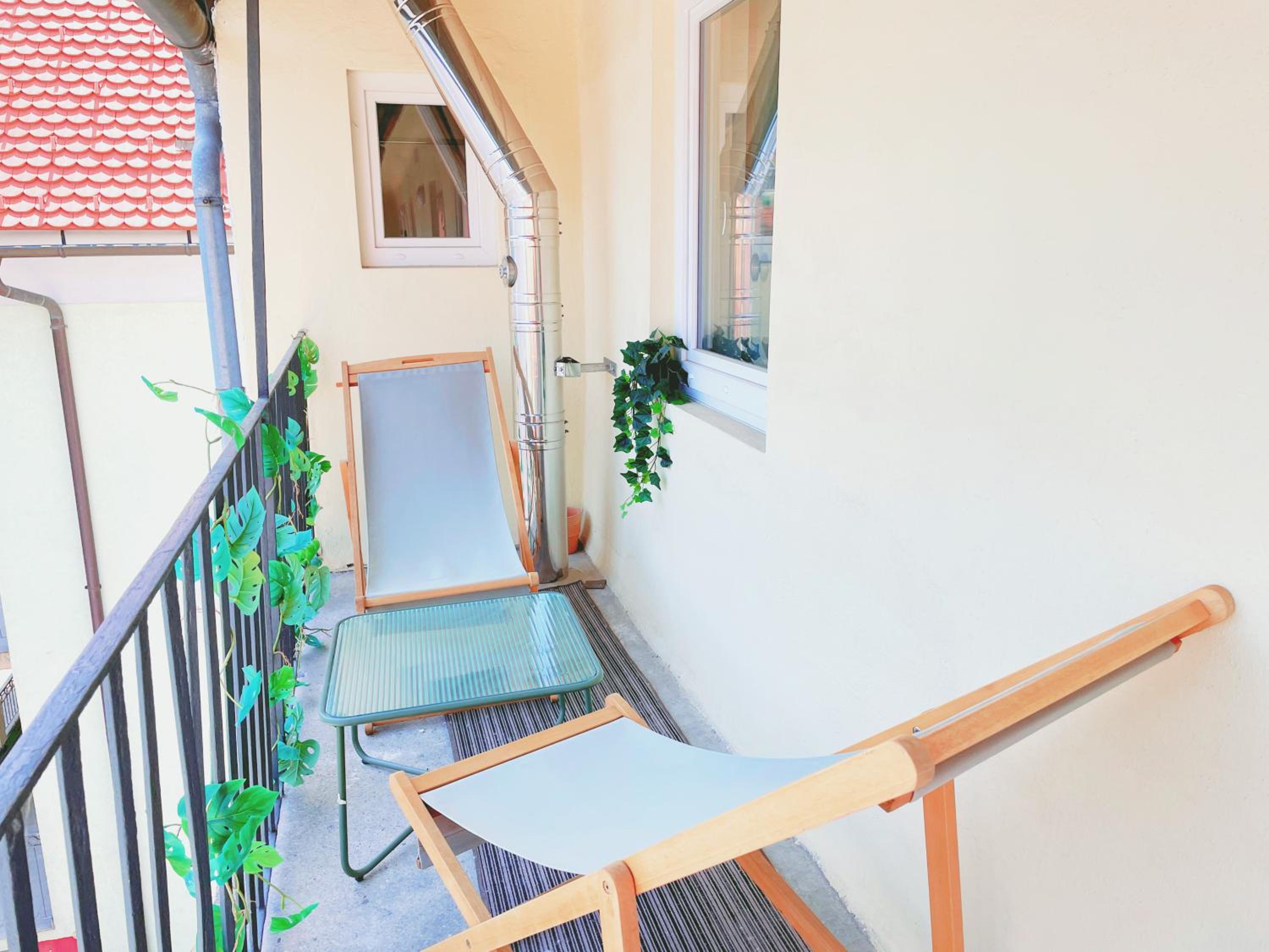 Whats-App Self-Check-IN - vibrant City Life in Graz