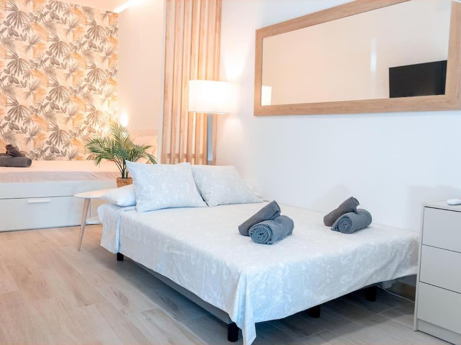 Acogedor Estudio en Triana con Jacuzzi y Wifi photo 2
