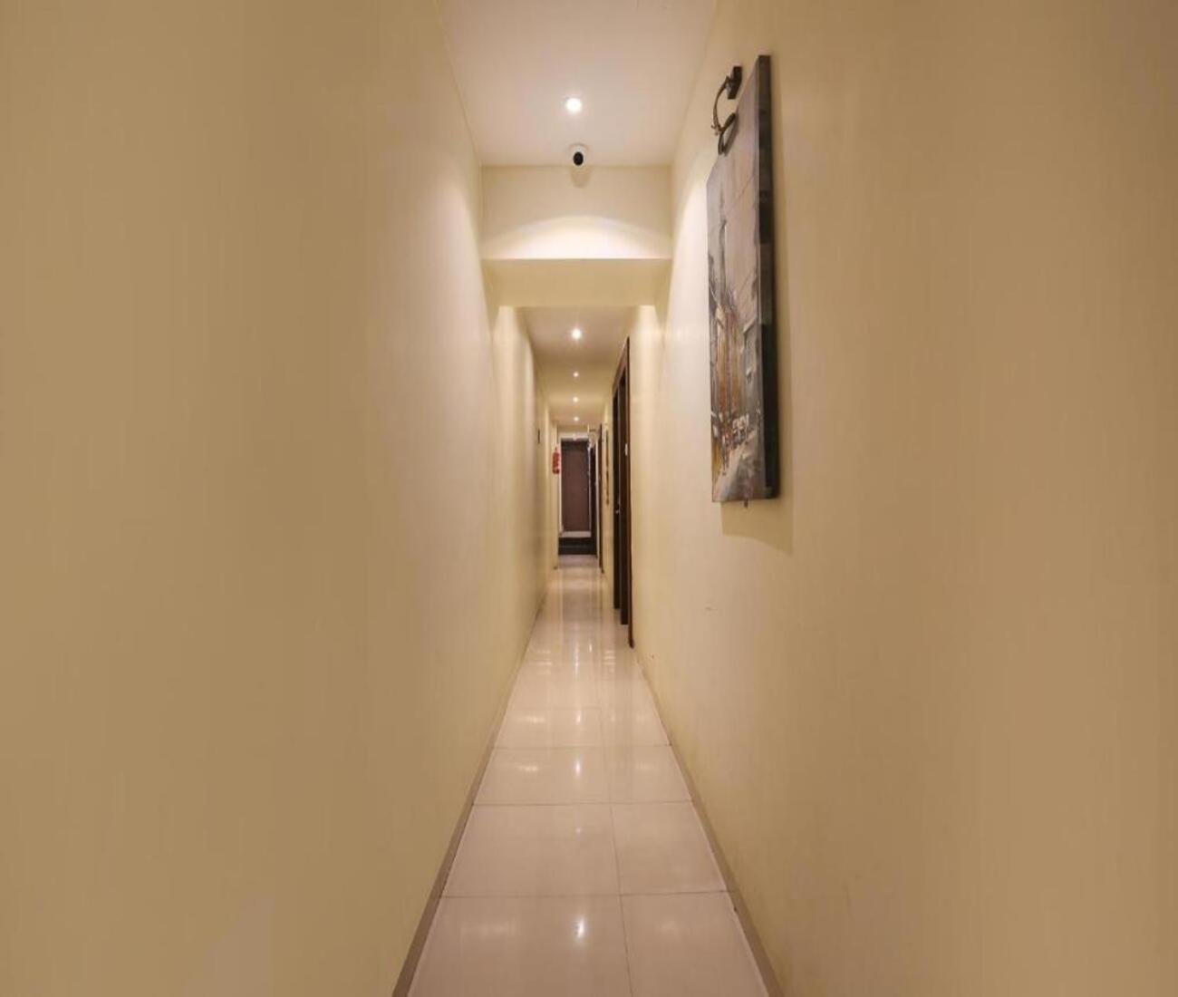 Glitz Hotels West Inn - Nr International Airport Mumbai T2 view 4