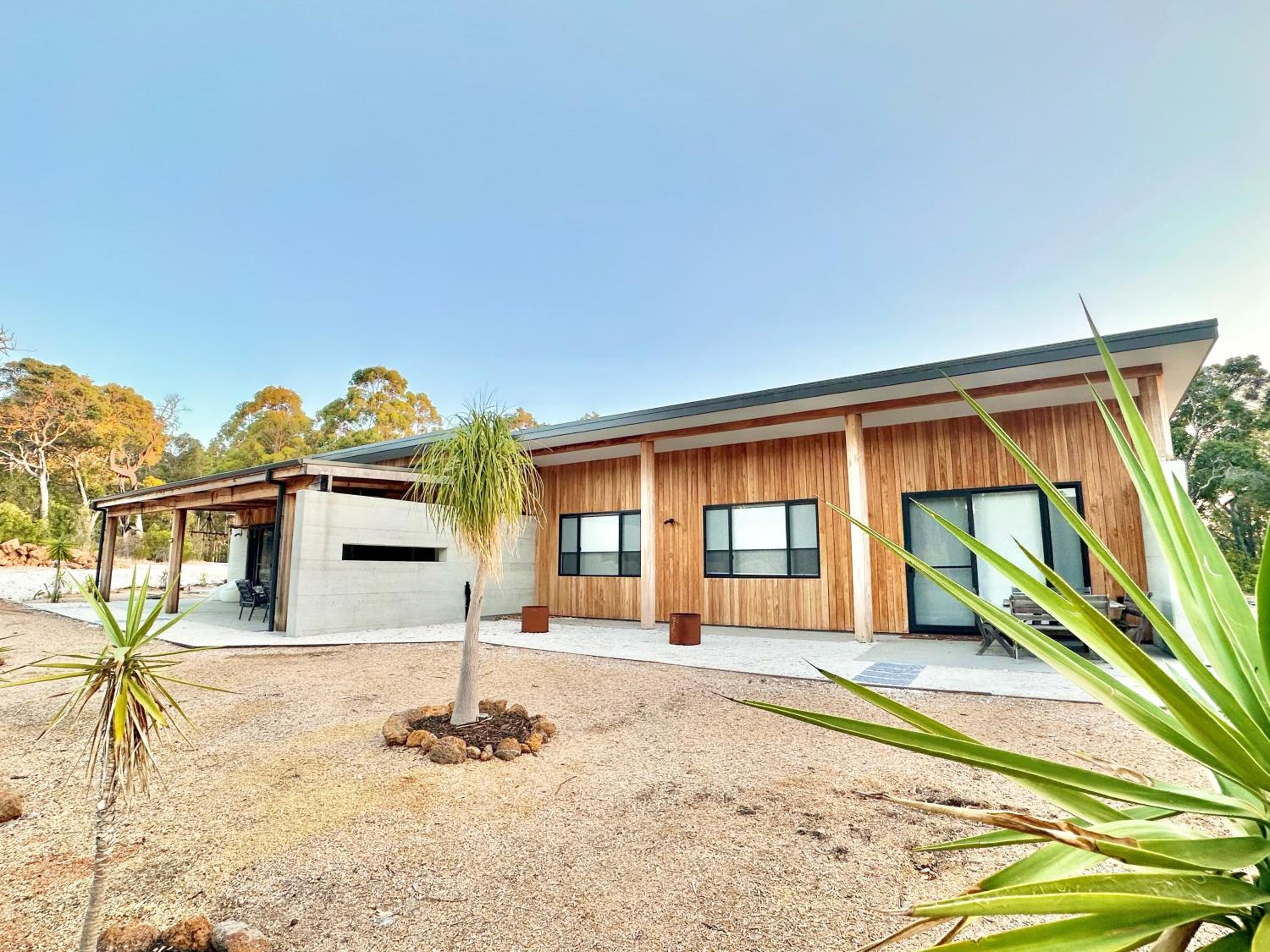 The Yallingup House, 5 mins to beach