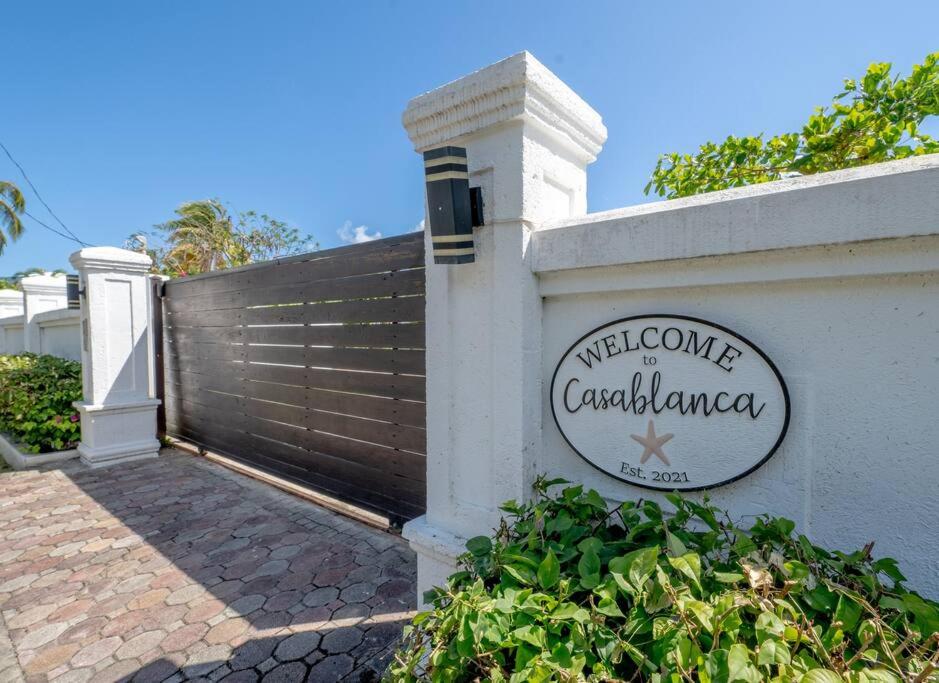 Casa Blanca - Exclusive Oceanfront Villa with Large Pool view 4