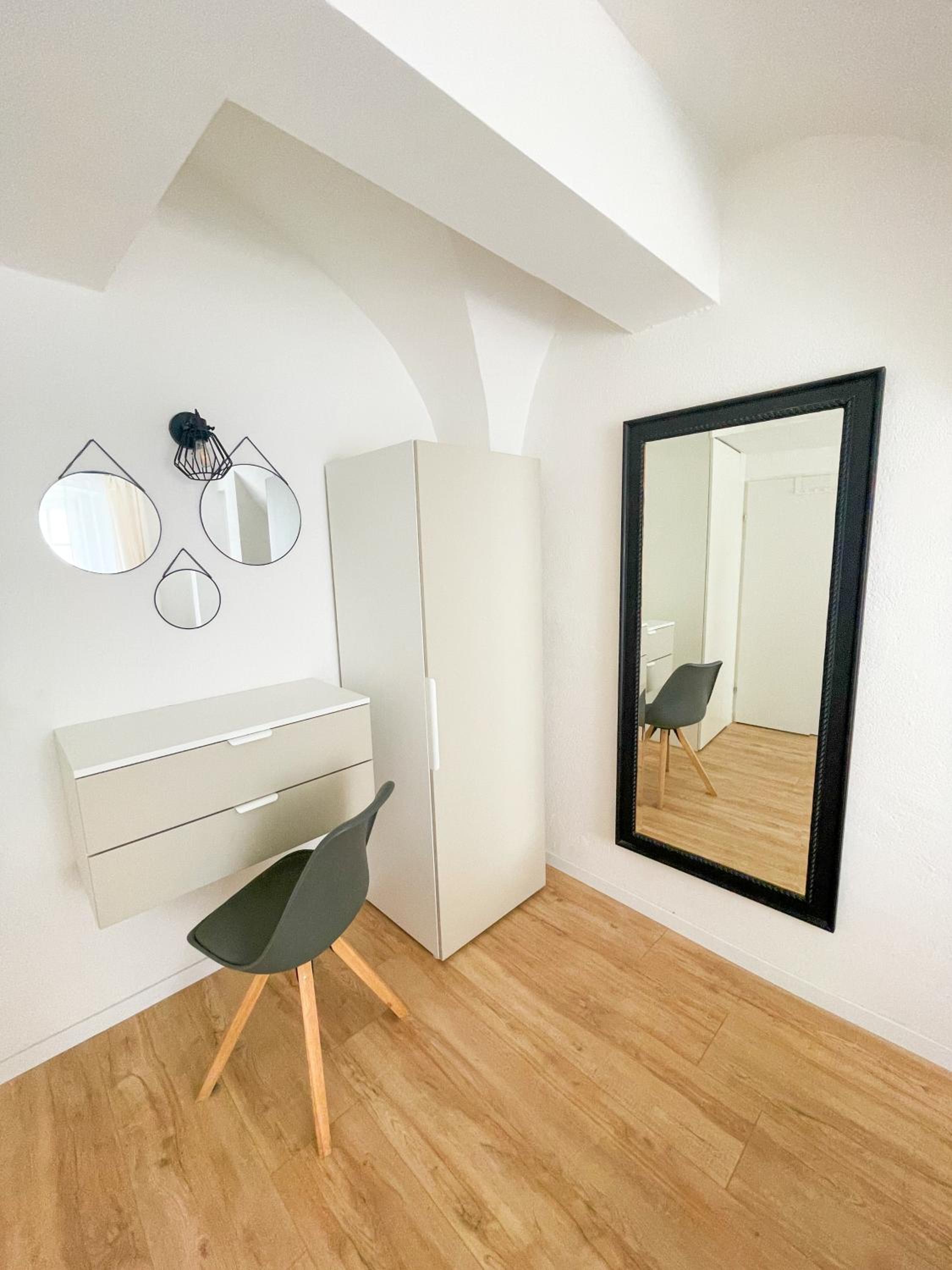 Whats-App Self-Check-IN - vibrant City Life in Graz