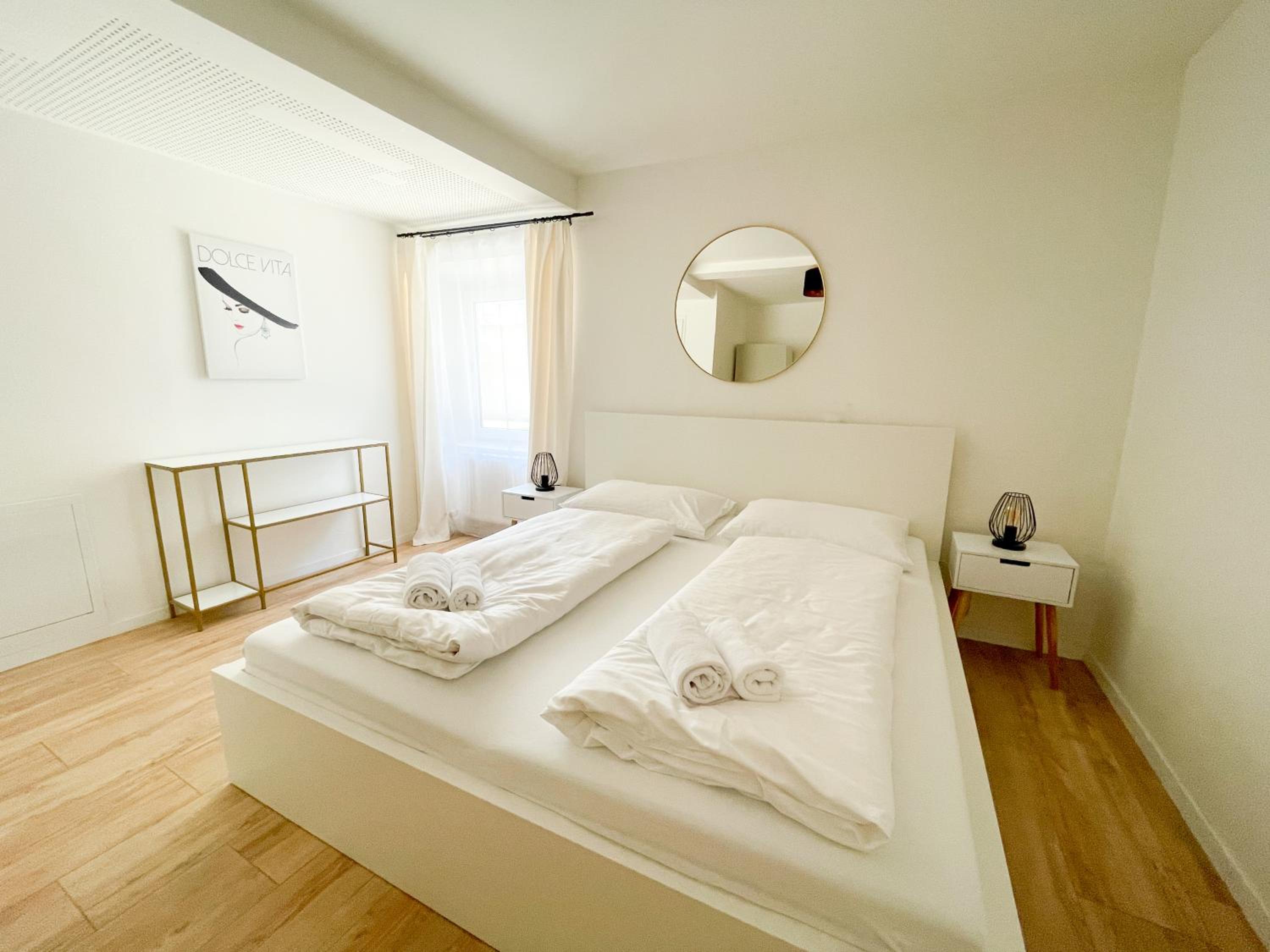 Whats-App Self-Check-IN - vibrant City Life in Graz