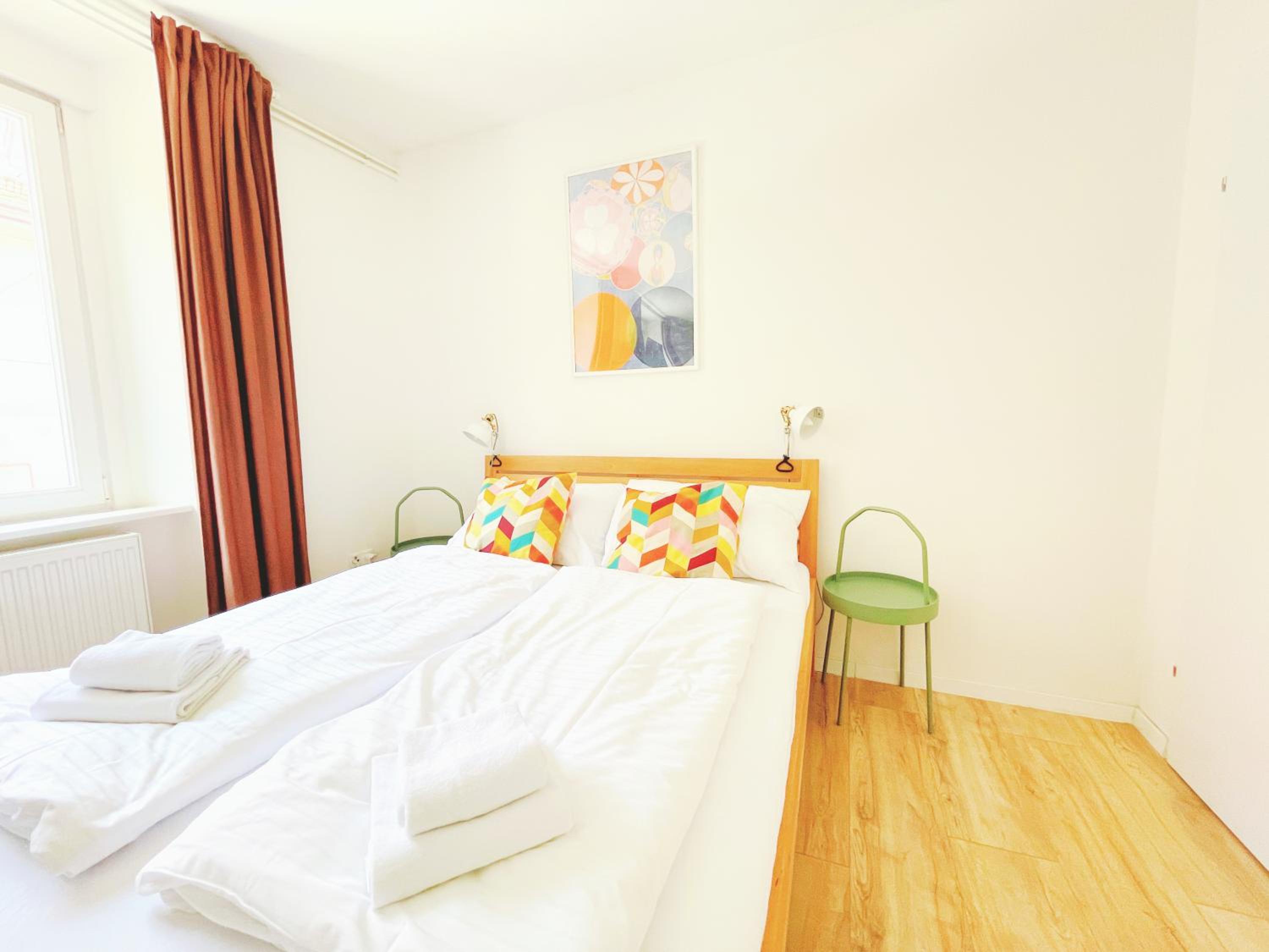 Whats-App Self-Check-IN - vibrant City Life in Graz