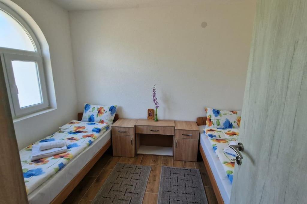 Photo 8
