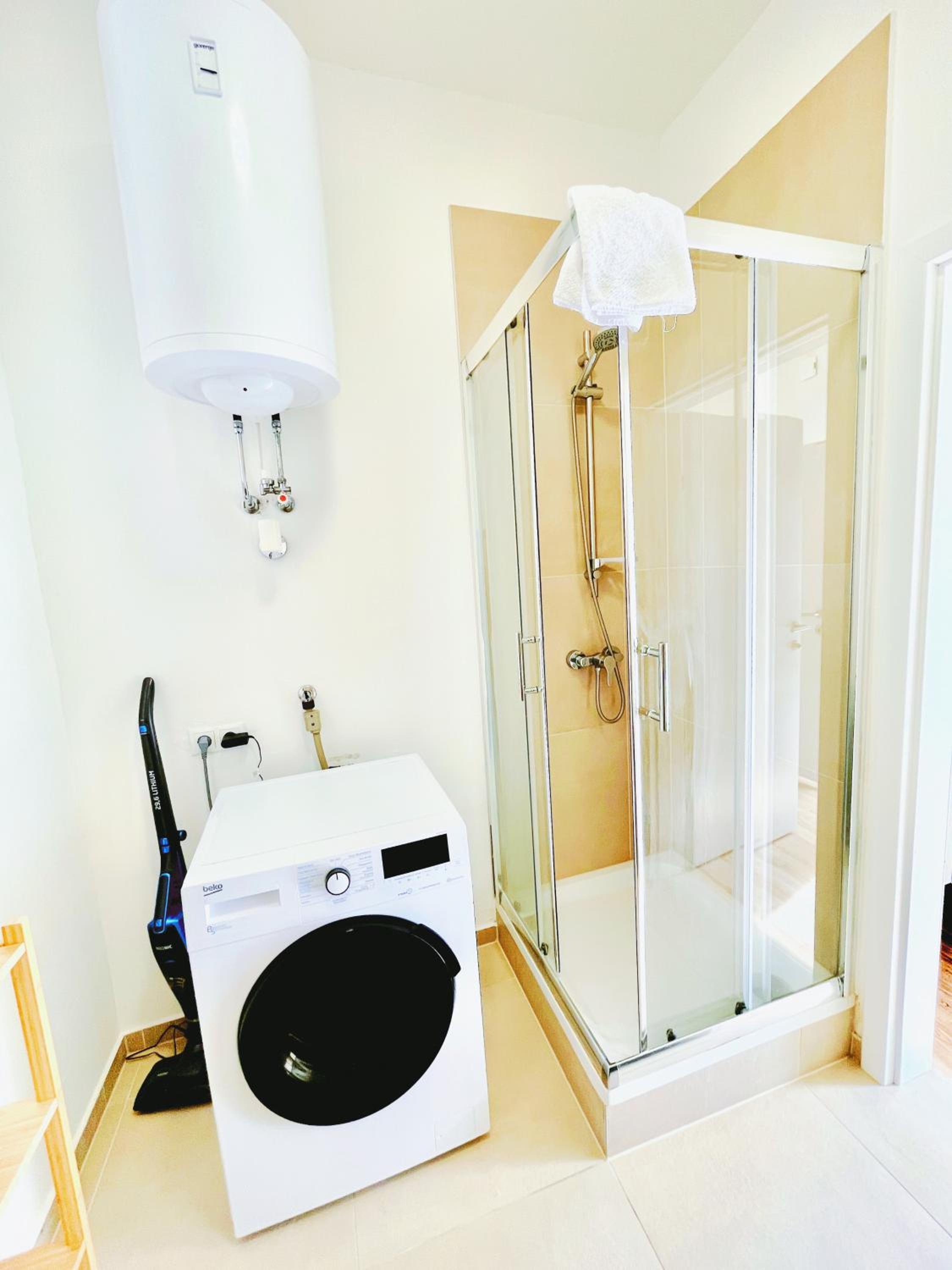 Whats-App Self-Check-IN - vibrant City Life in Graz