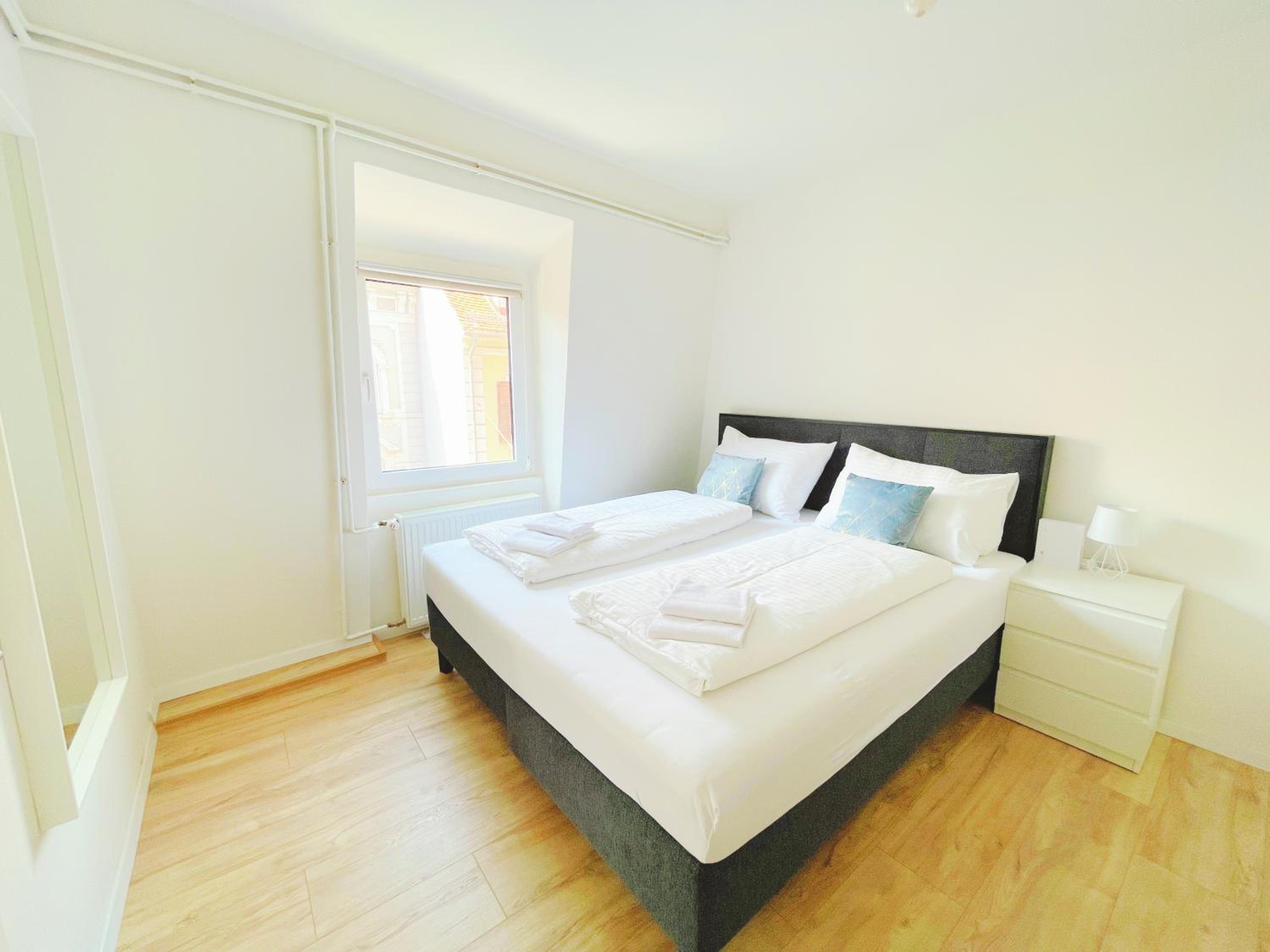 Whats-App Self-Check-IN - vibrant City Life in Graz