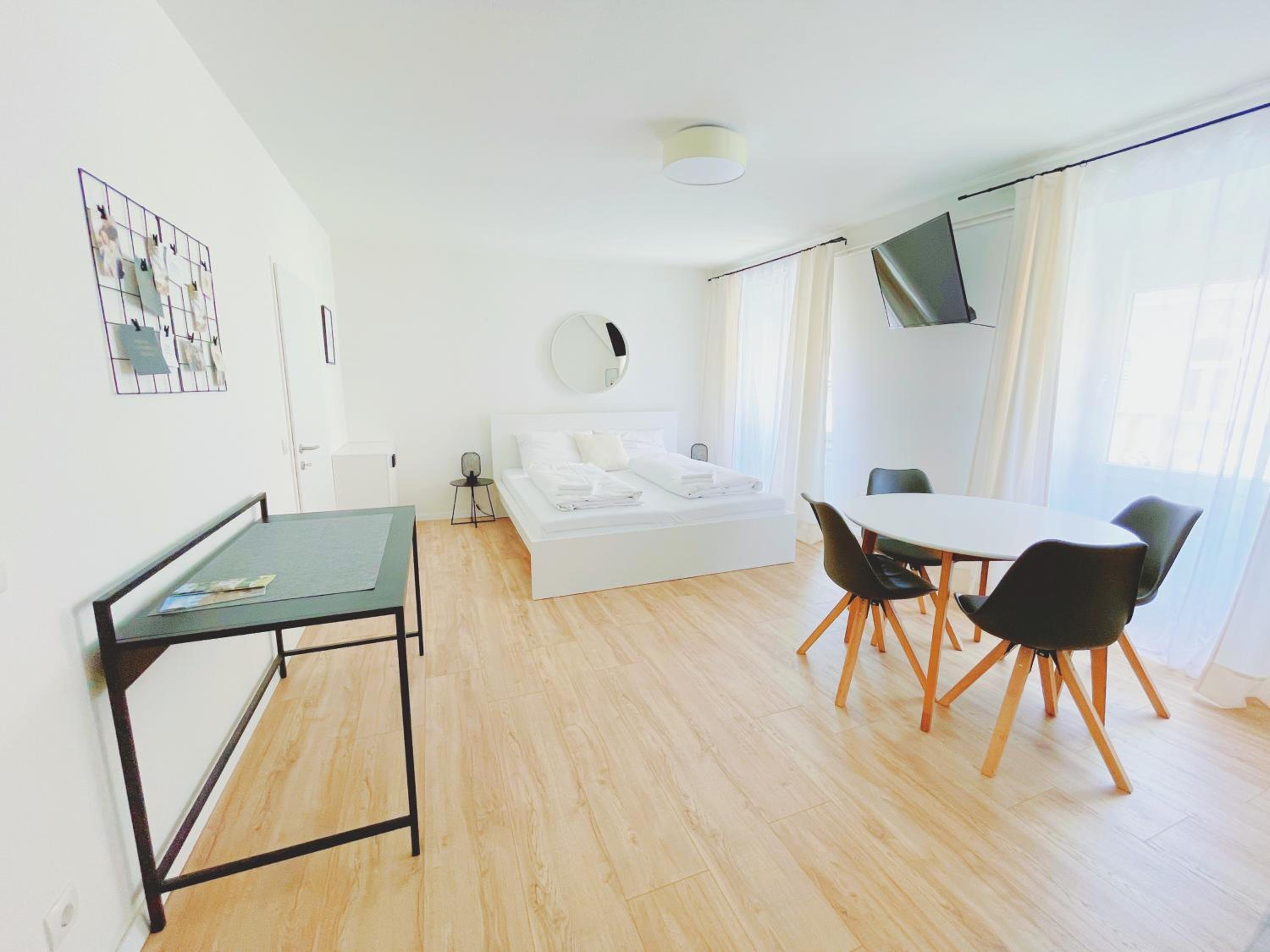 Whats-App Self-Check-IN - vibrant City Life in Graz
