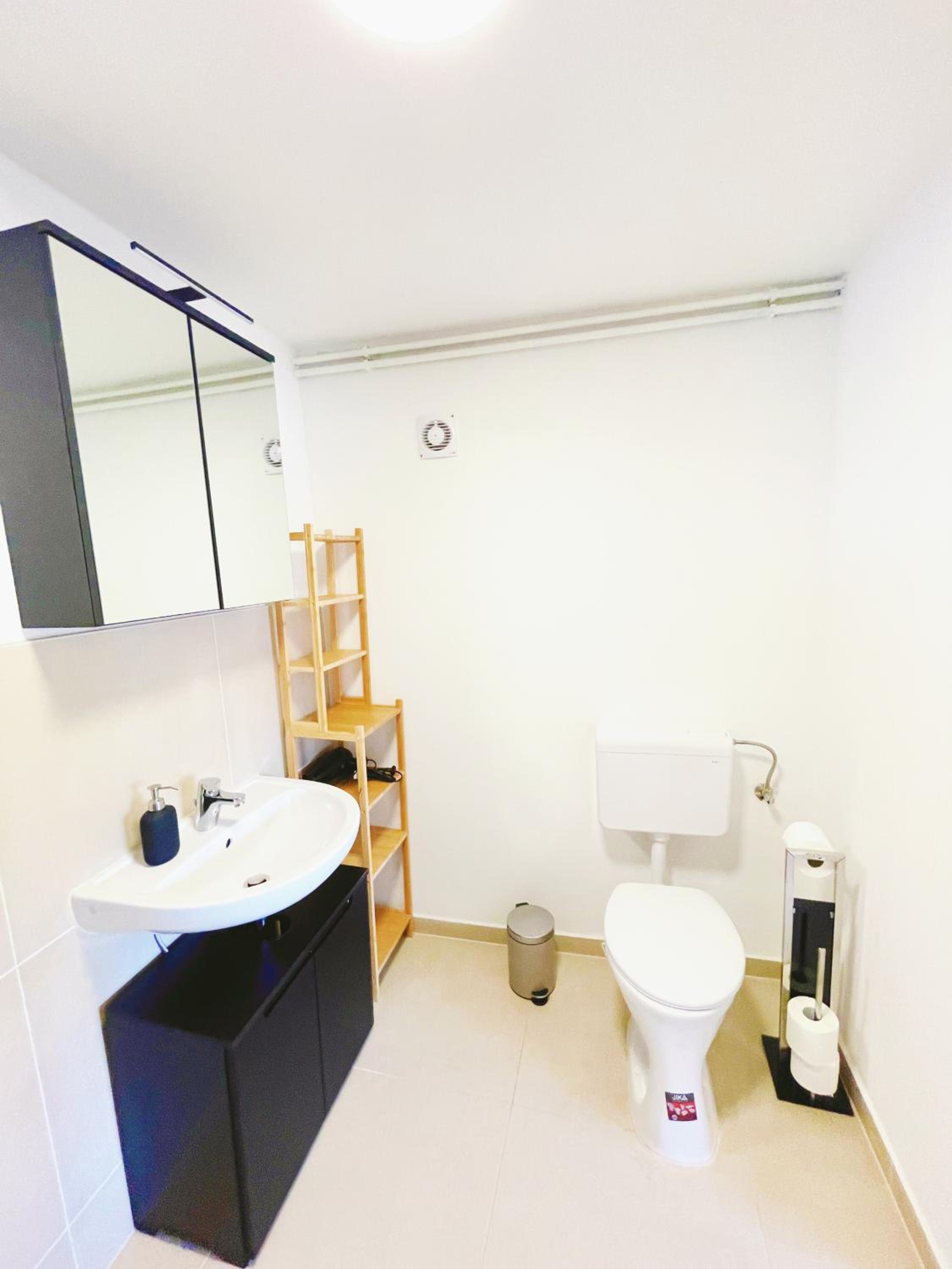 Whats-App Self-Check-IN - vibrant City Life in Graz