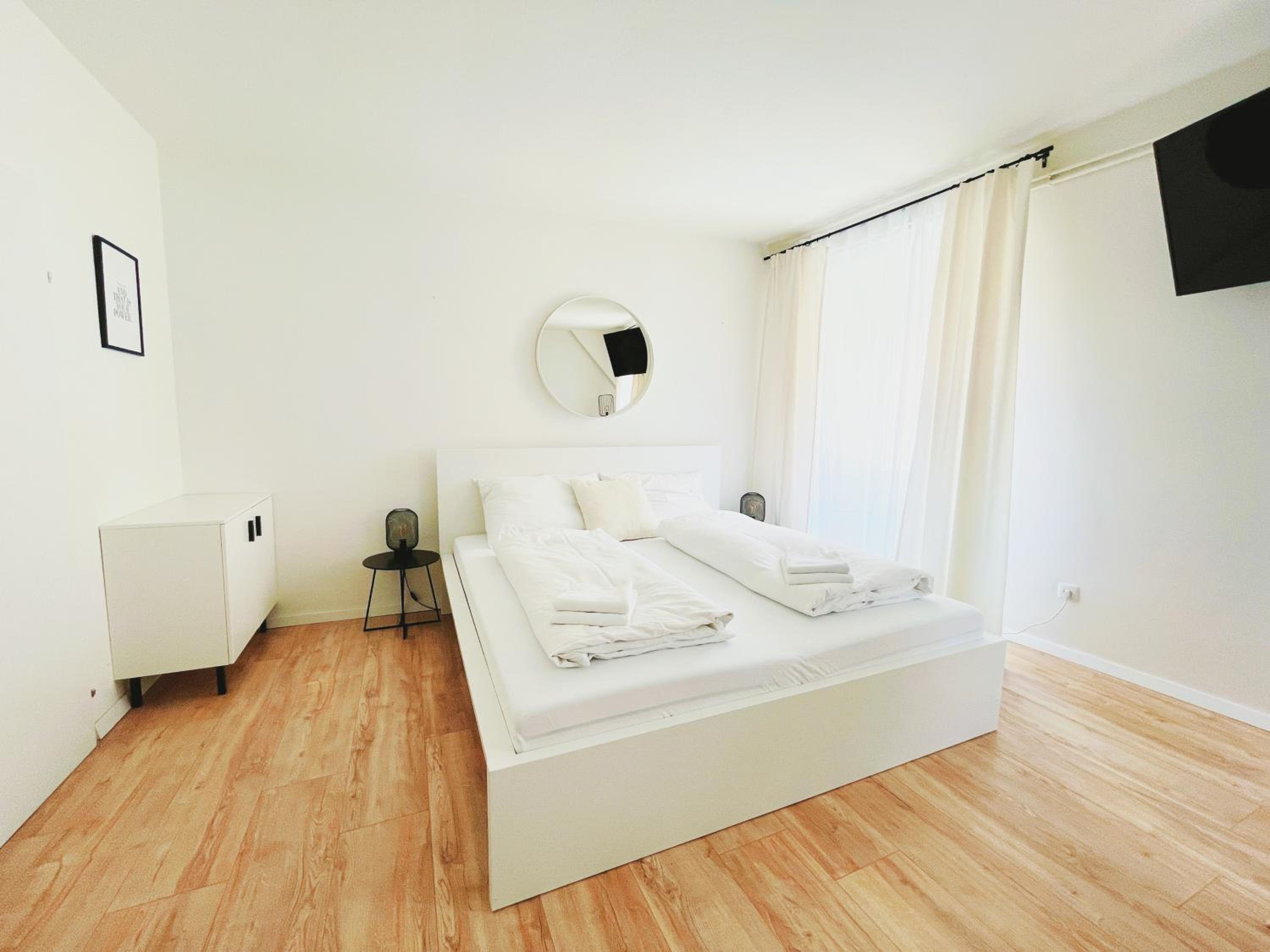 Whats-App Self-Check-IN - vibrant City Life in Graz