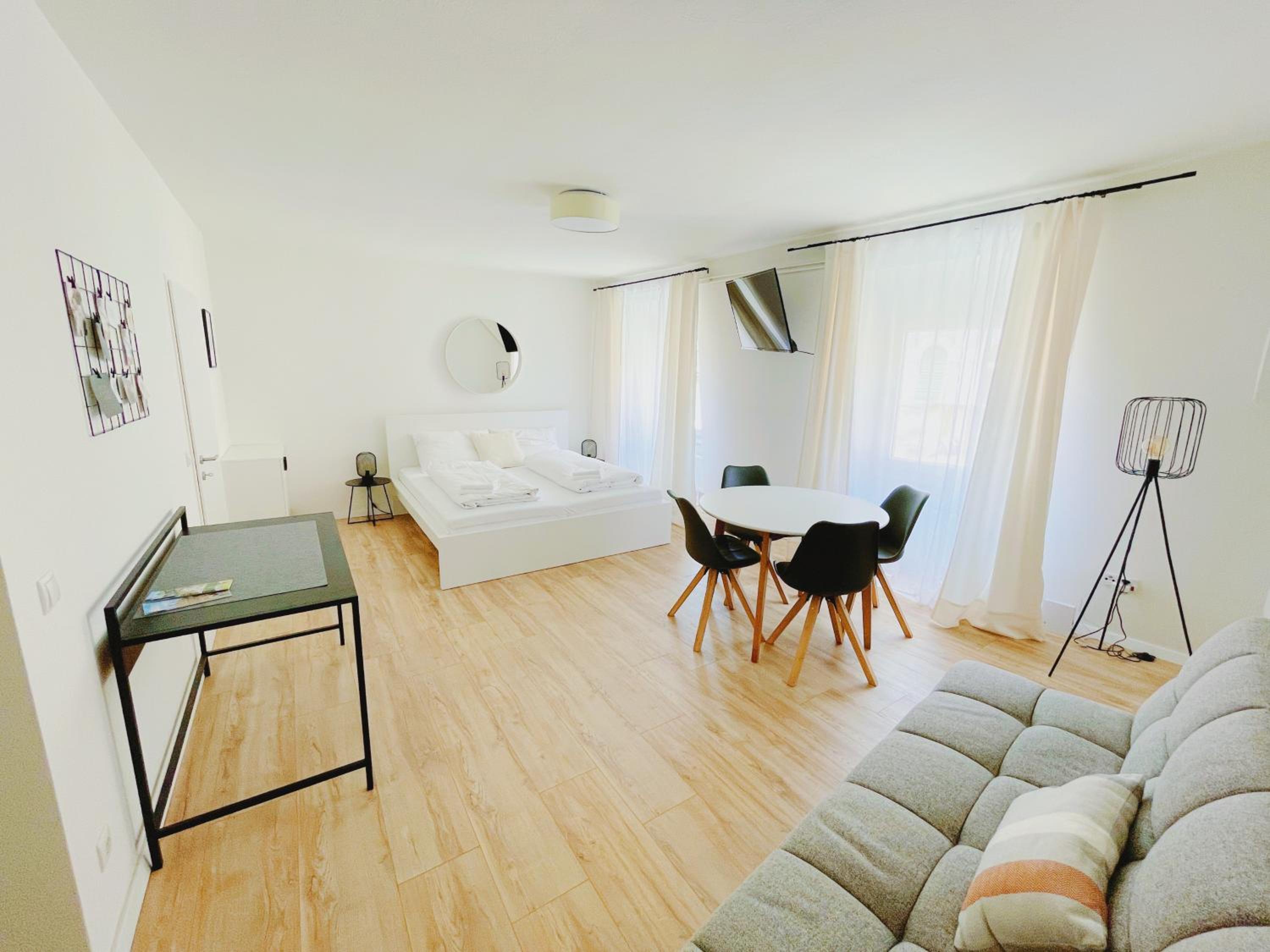 Whats-App Self-Check-IN - vibrant City Life in Graz