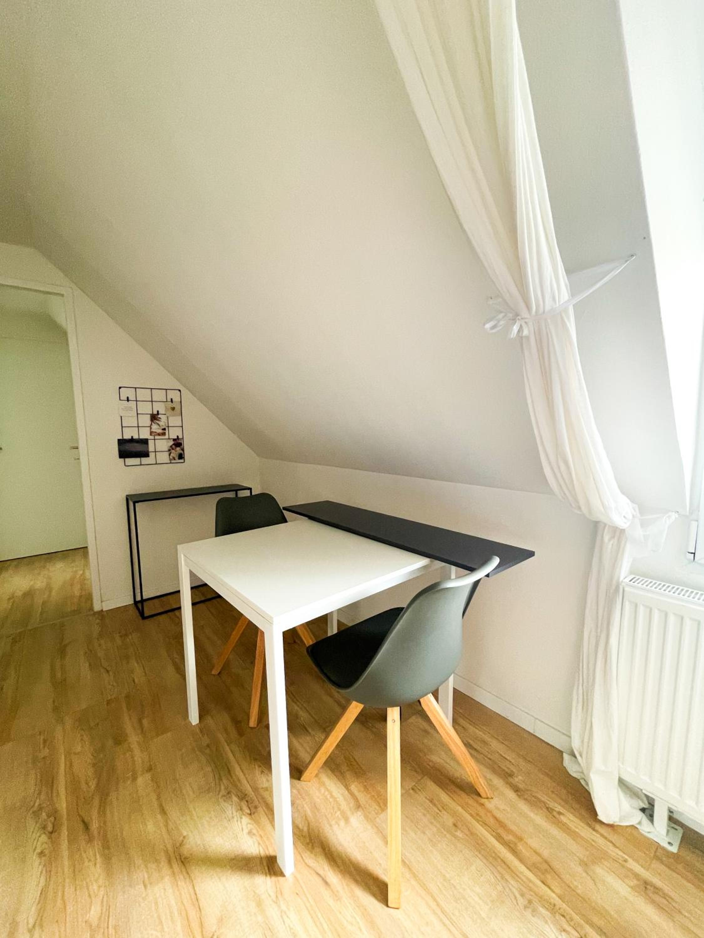 Whats-App Self-Check-IN - vibrant City Life in Graz