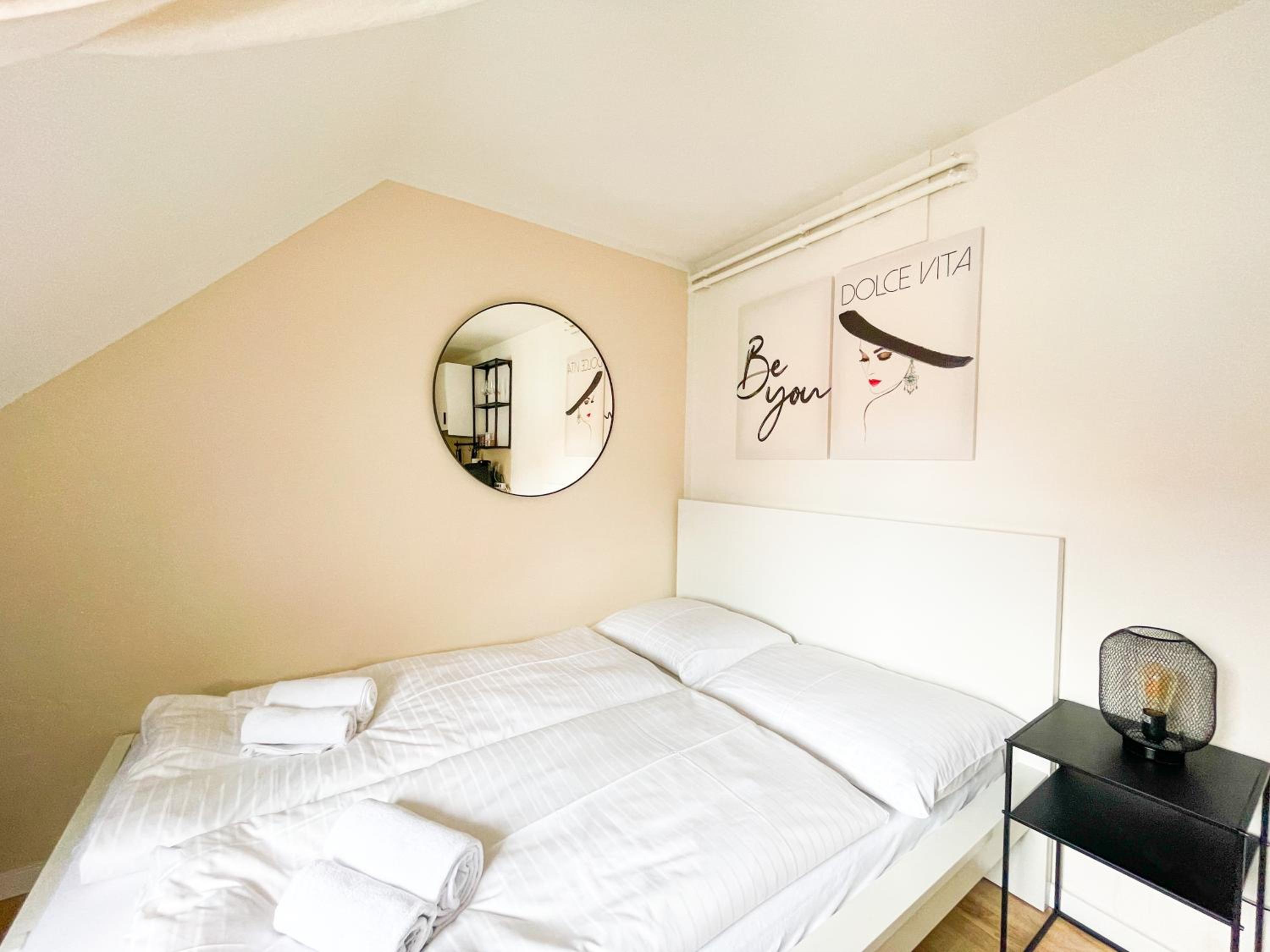 Whats-App Self-Check-IN - vibrant City Life in Graz