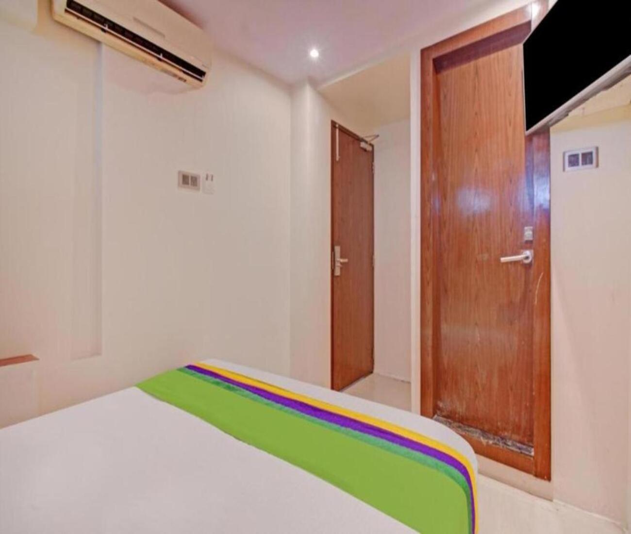 Photo 12